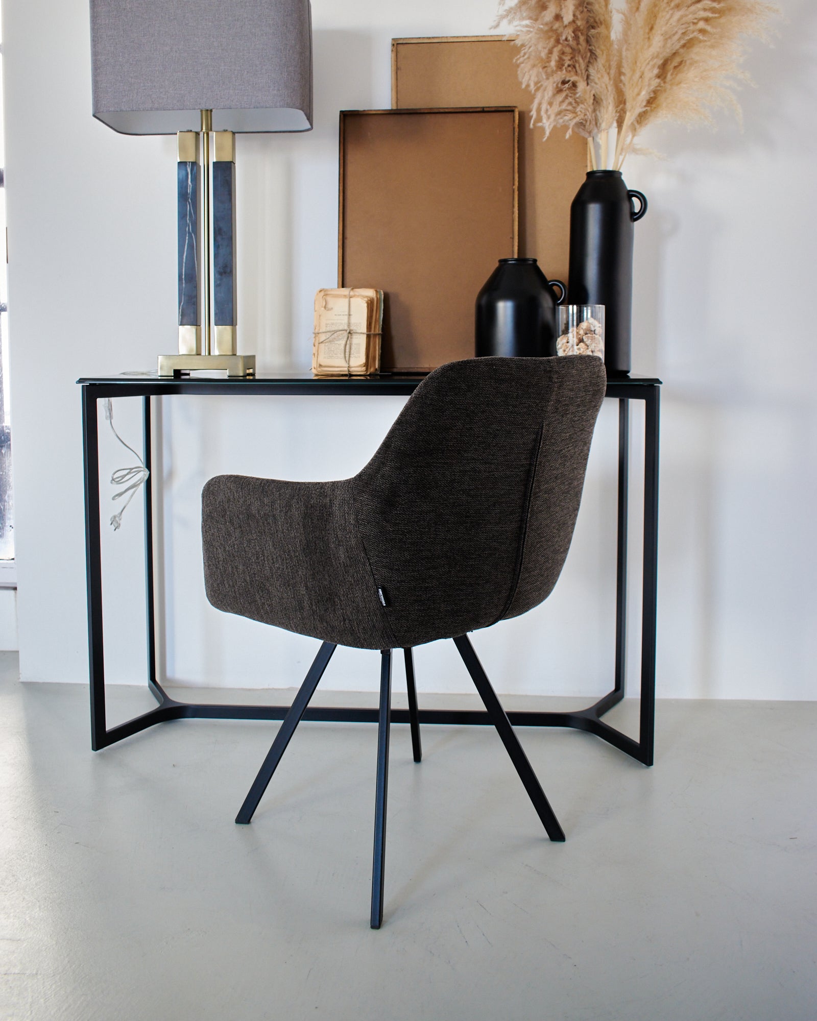 Sedia moderna girevole con braccioli in tessuto e ferro Boston dark brown - OrchideaMilano1981