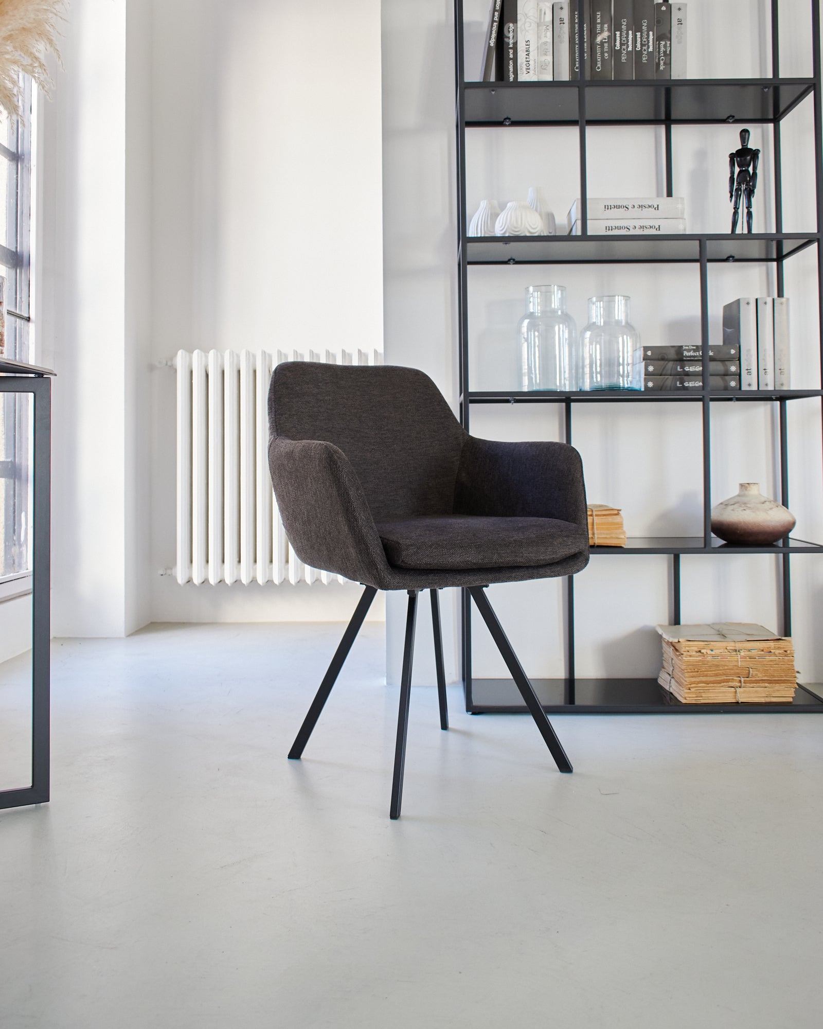 Sedia moderna girevole con braccioli in tessuto e ferro Boston dark brown - OrchideaMilano1981