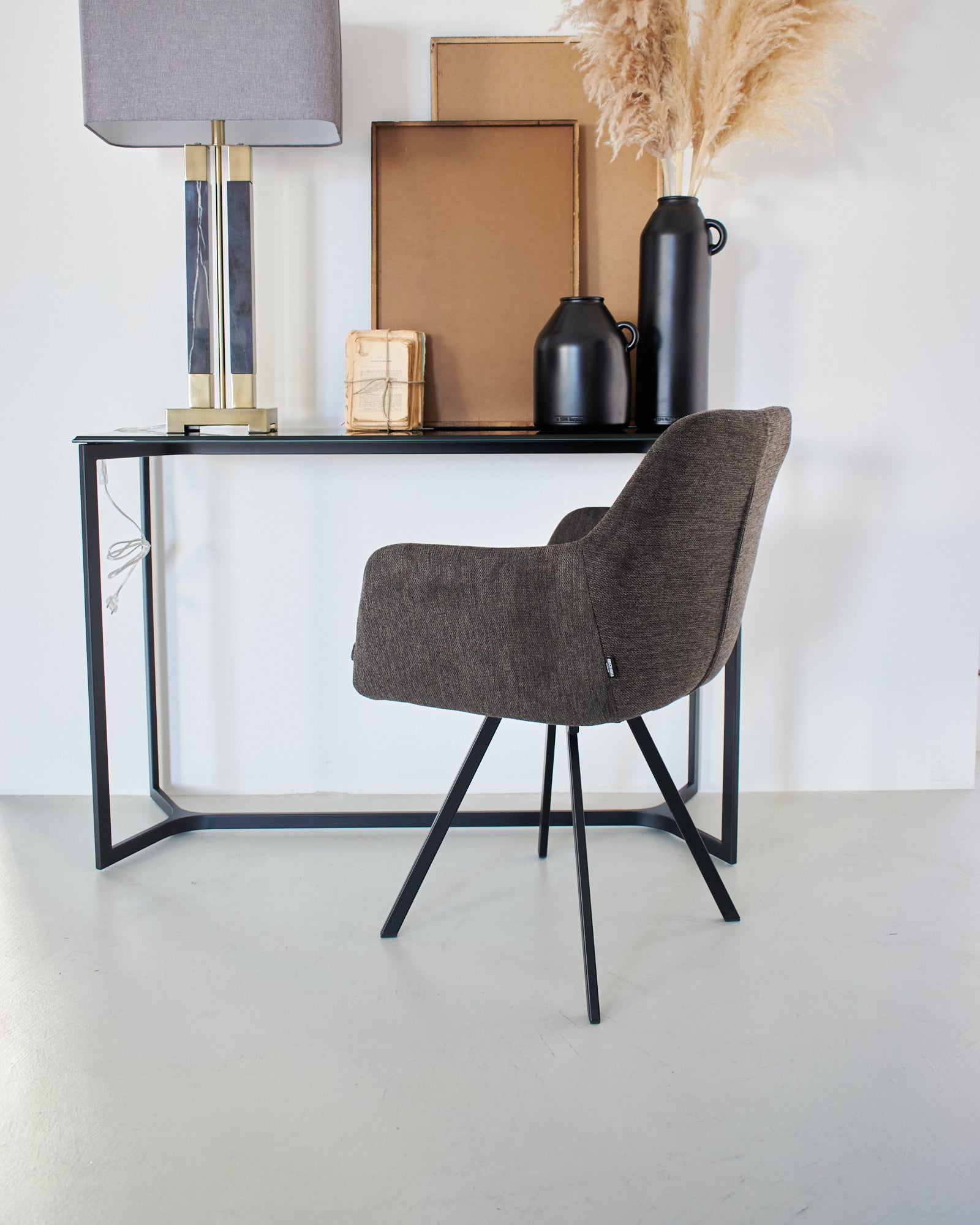 Sedia moderna girevole con braccioli in tessuto e ferro Boston dark brown - OrchideaMilano1981