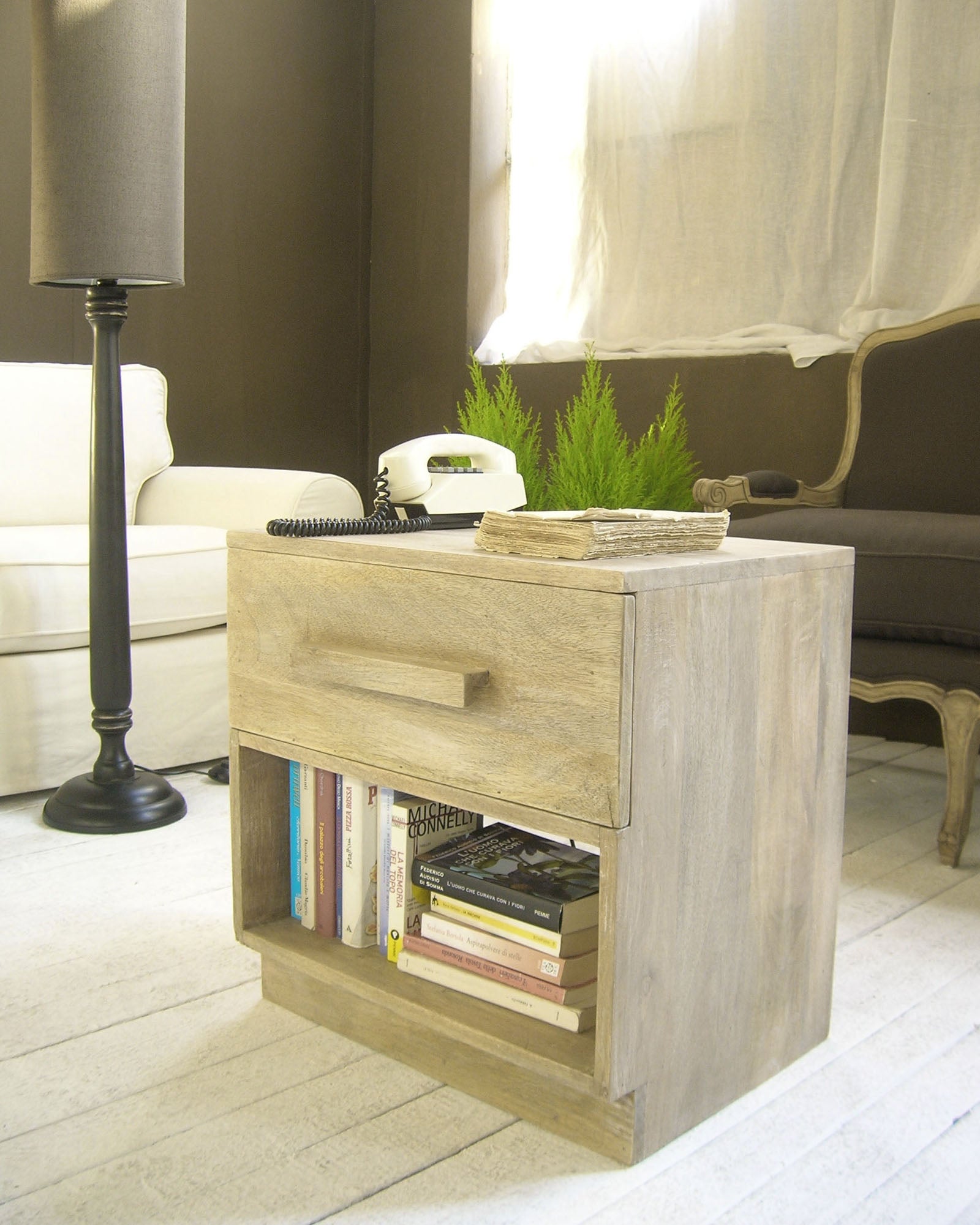 Comodino 1 cassetto in legno massello Linear 55 cm - OrchideaMilano1981