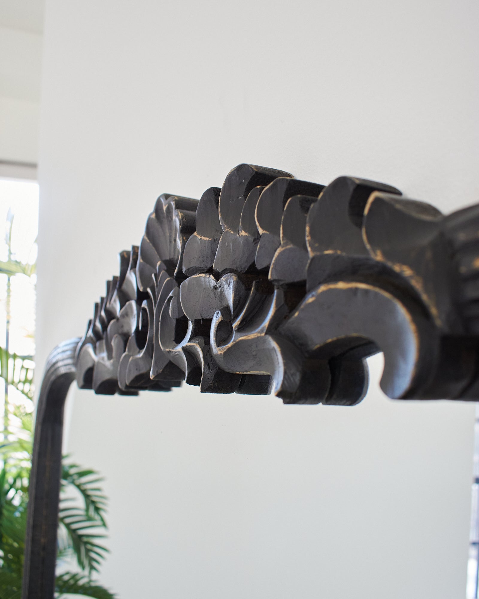 Specchiera da parete in legno Crown Black - OrchideaMilano1981