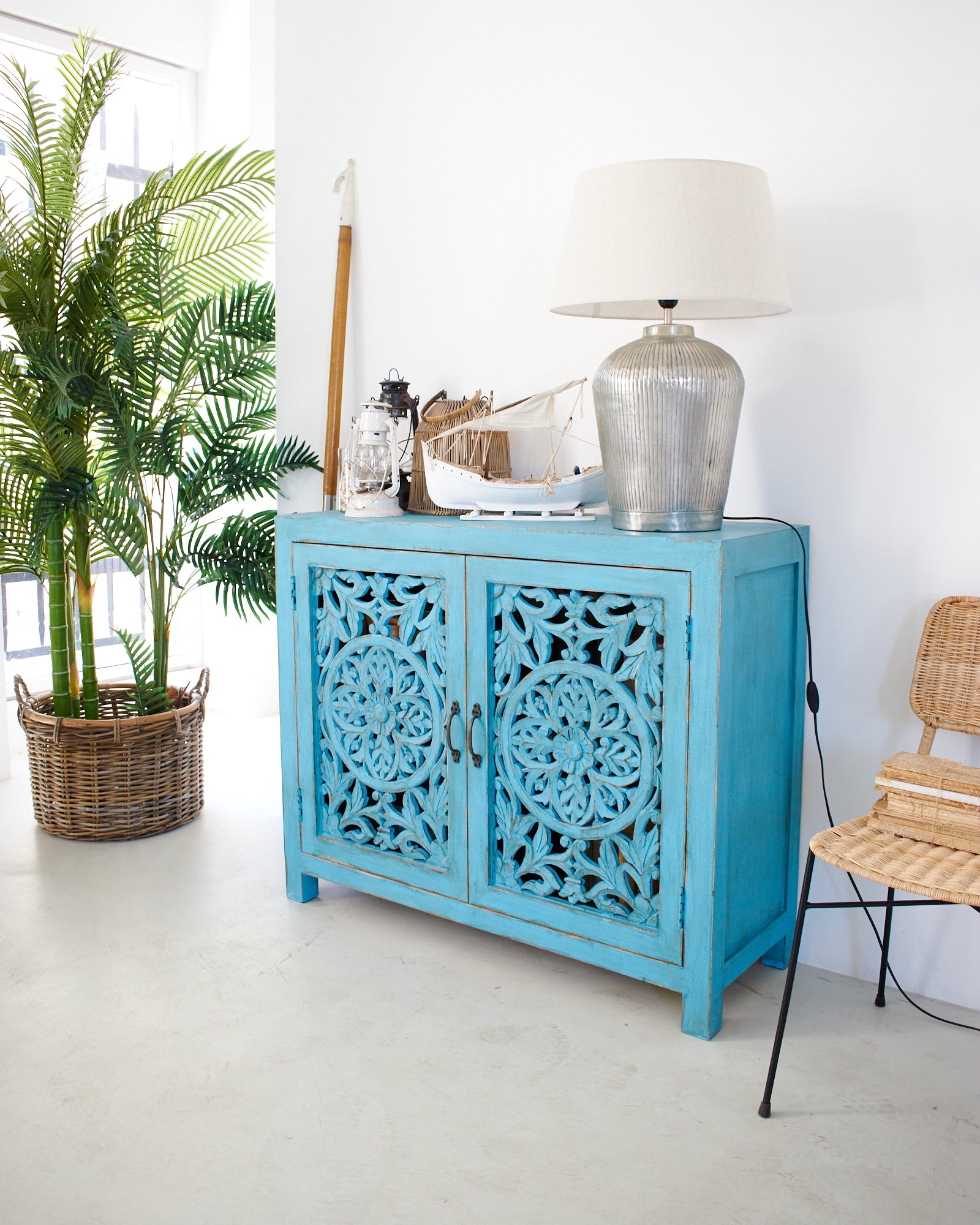 Credenza in legno di mango massello intagliato Madras 110 cm - OrchideaMilano1981
