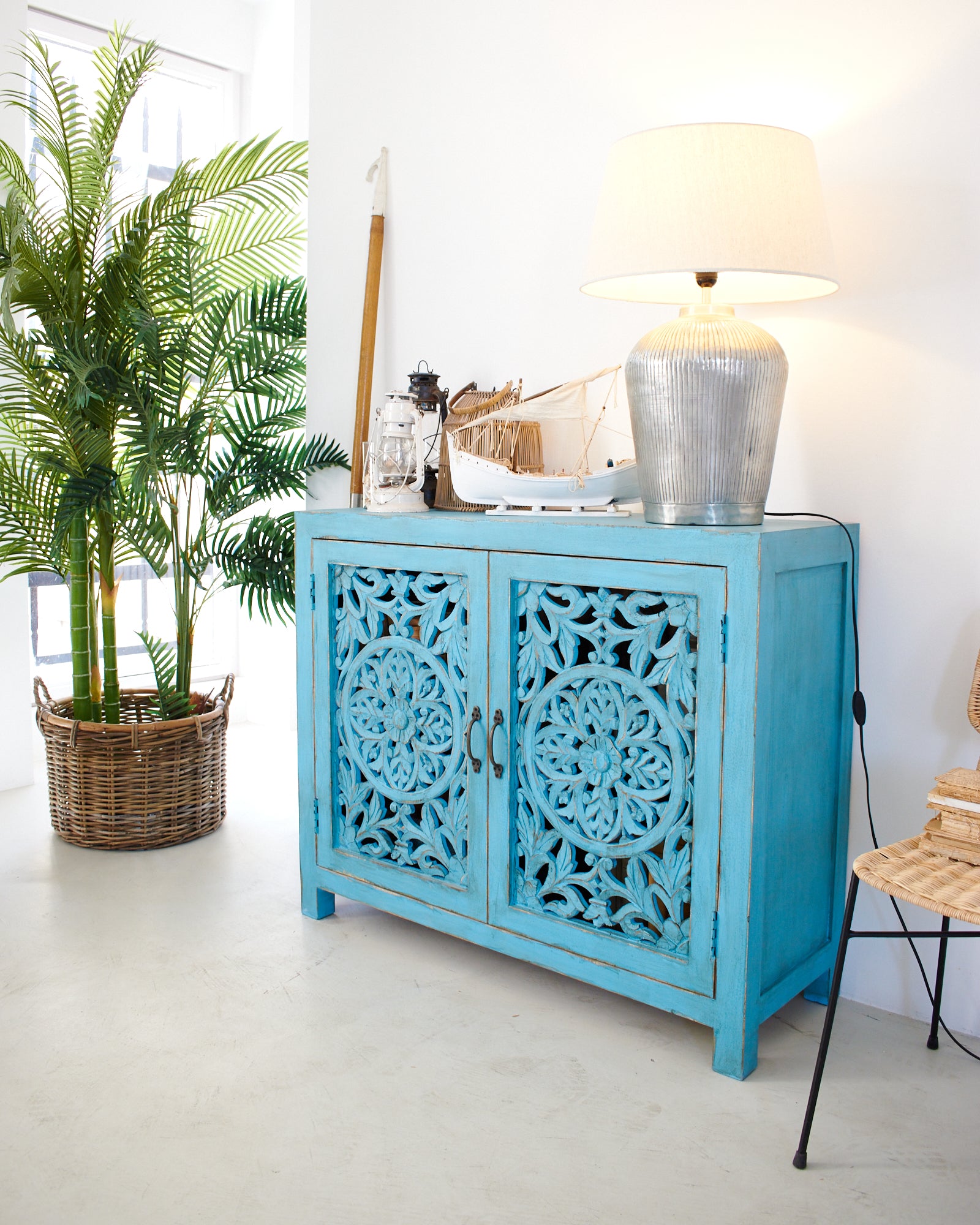 Credenza in legno di mango massello intagliato Madras 110 cm - OrchideaMilano1981
