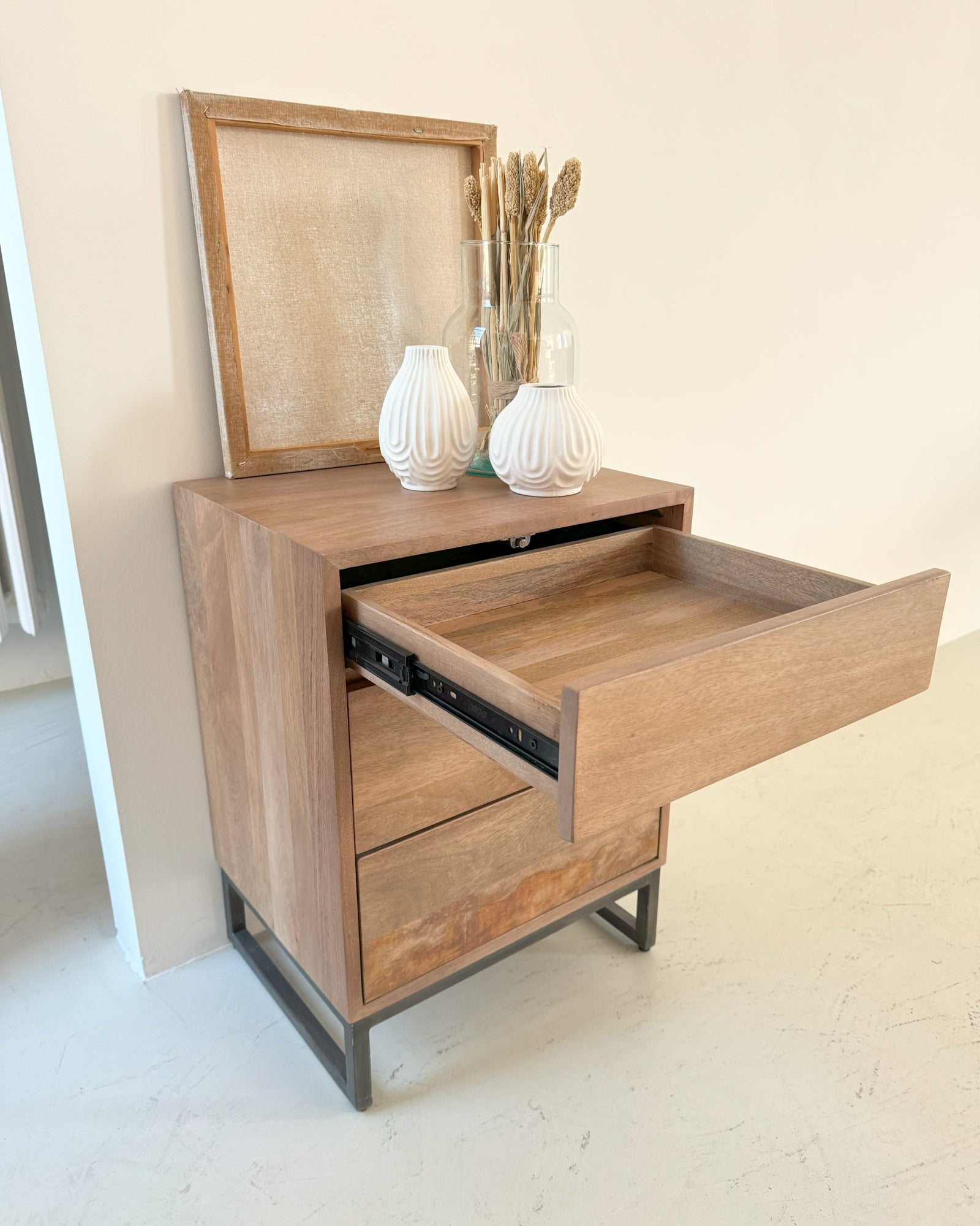 Comodino 3 cassetti in legno e ferro Skyline 45 cm - OrchideaMilano1981