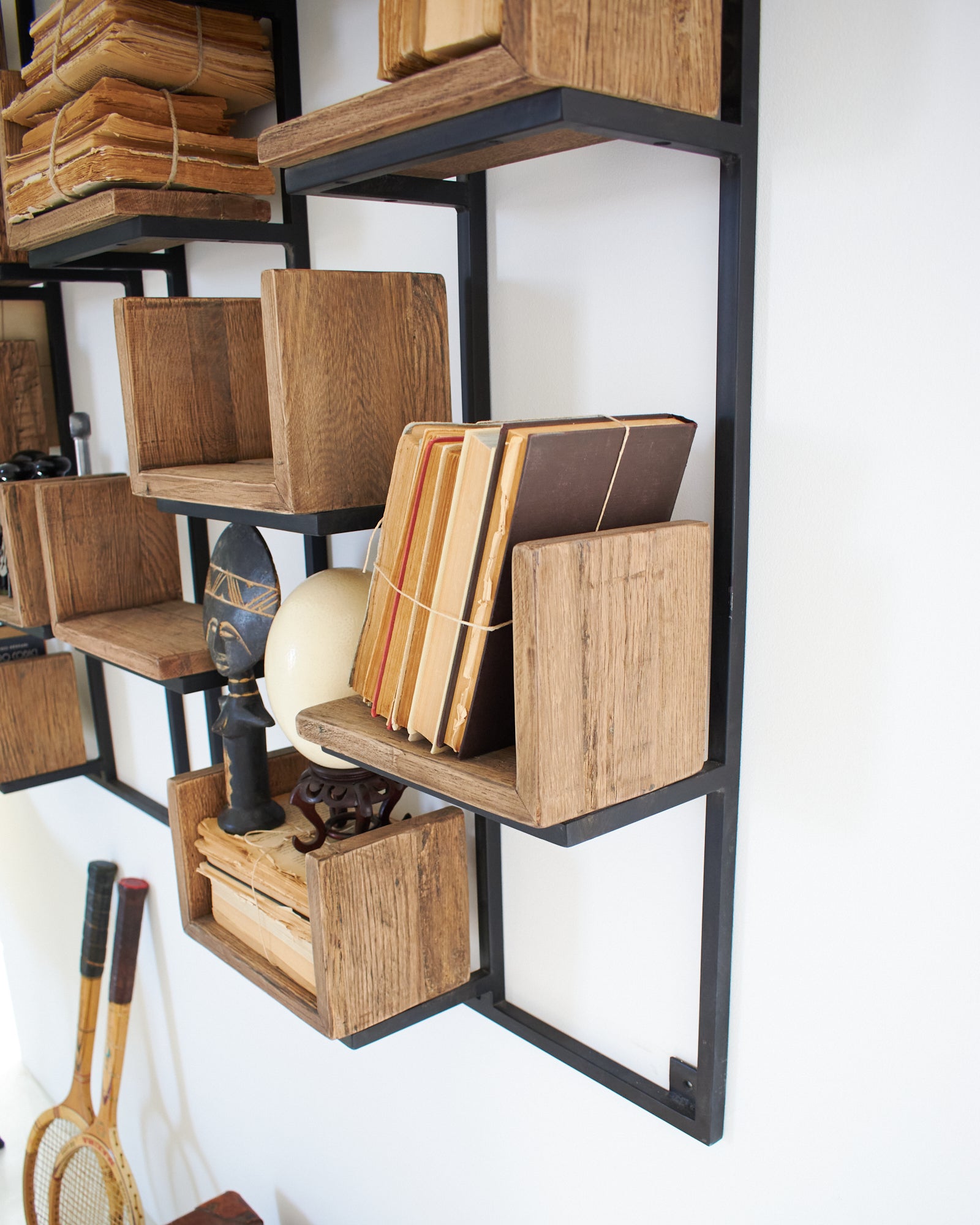 Libreria da parete in legno e ferro Segno 70 cm - OrchideaMilano1981