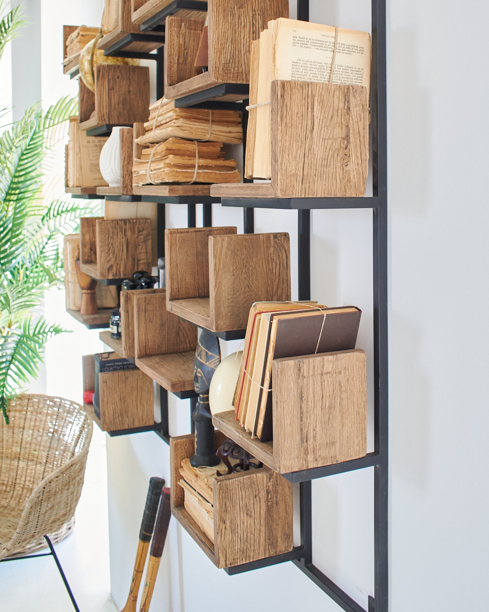Libreria da parete in legno e ferro Segno 70 cm - OrchideaMilano1981