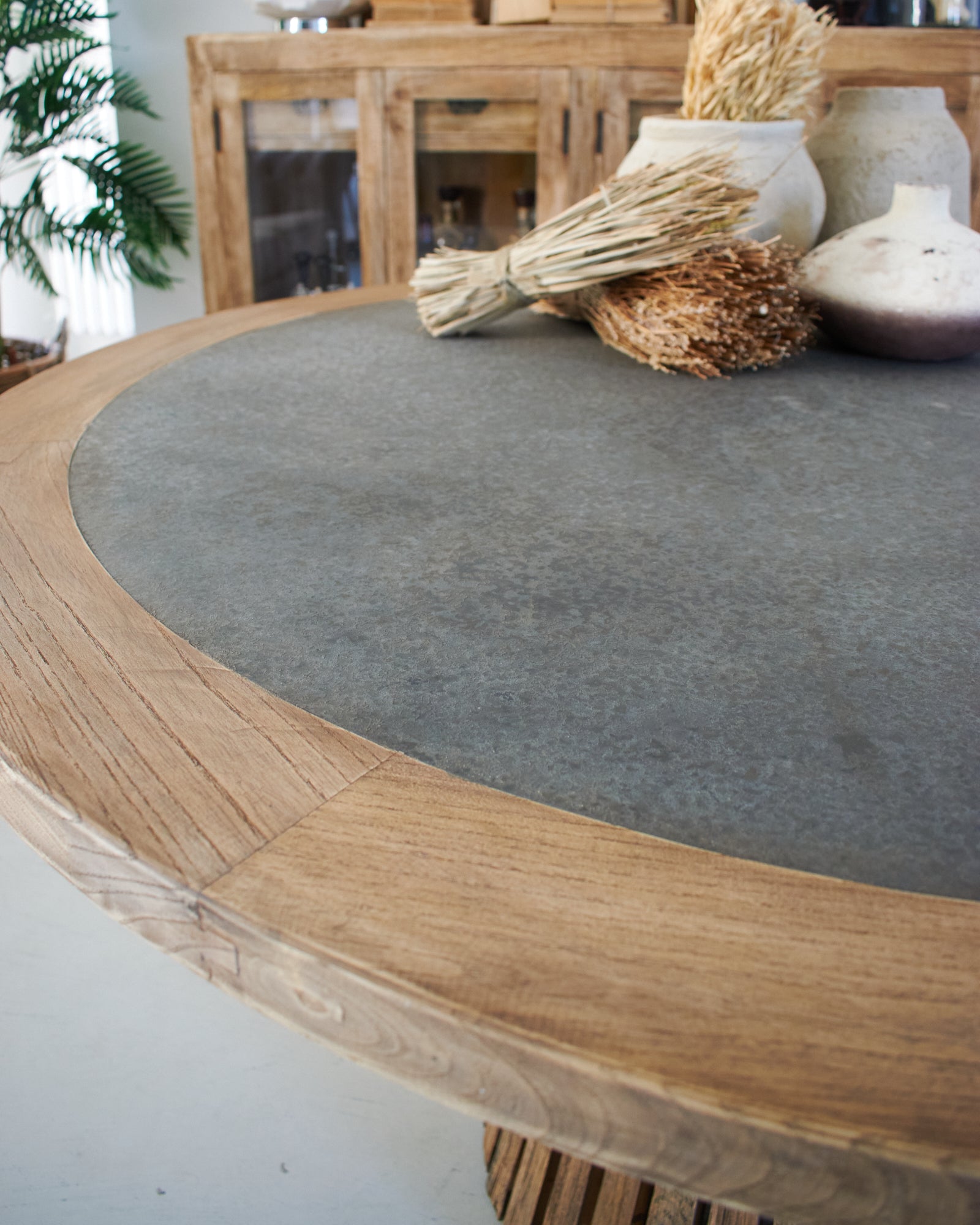 Tavolo rotondo in legno massello con top in zinco Elafonissos 140 cm - OrchideaMilano1981