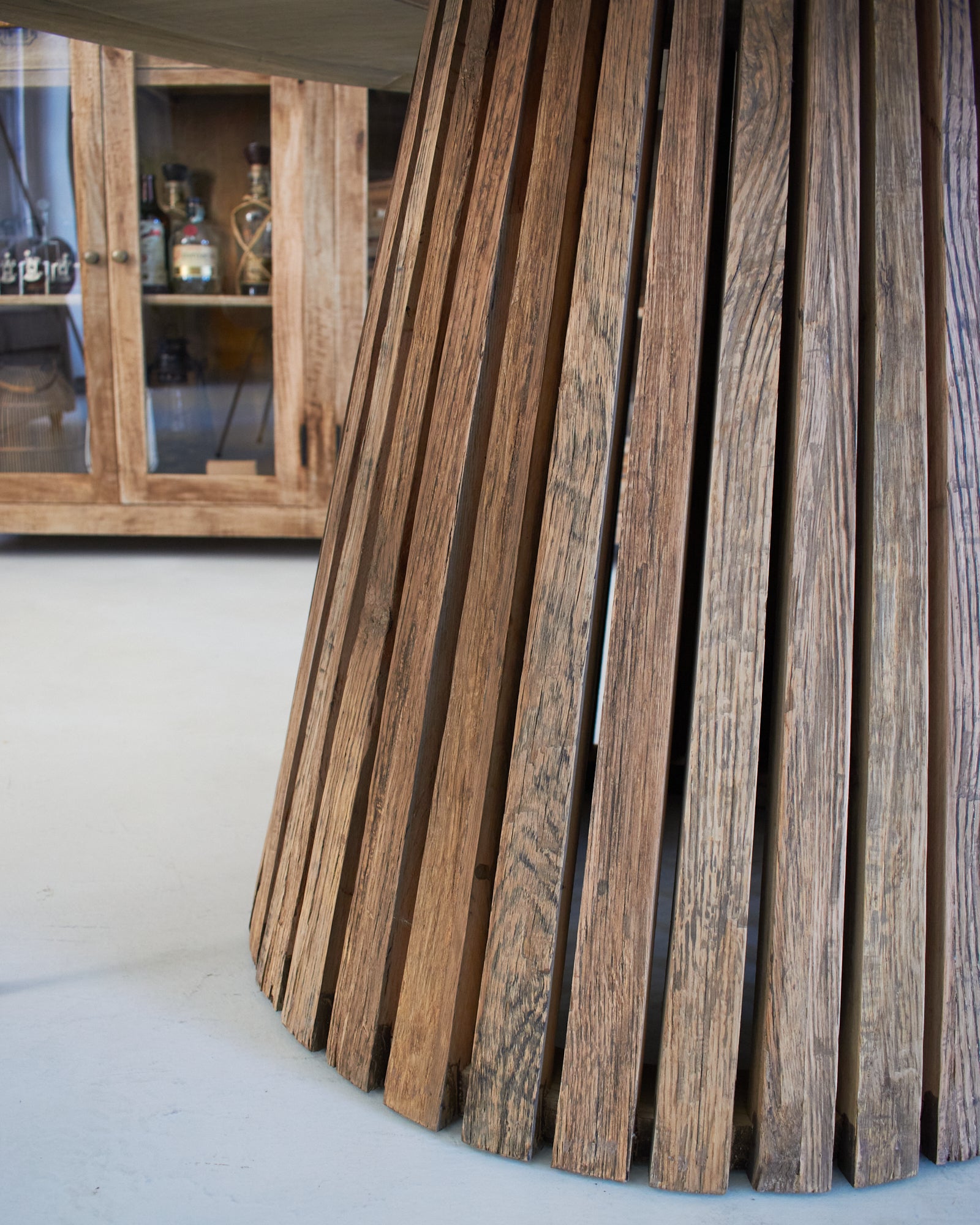 Tavolo rotondo in legno massello con top in zinco Elafonissos 140 cm - OrchideaMilano1981
