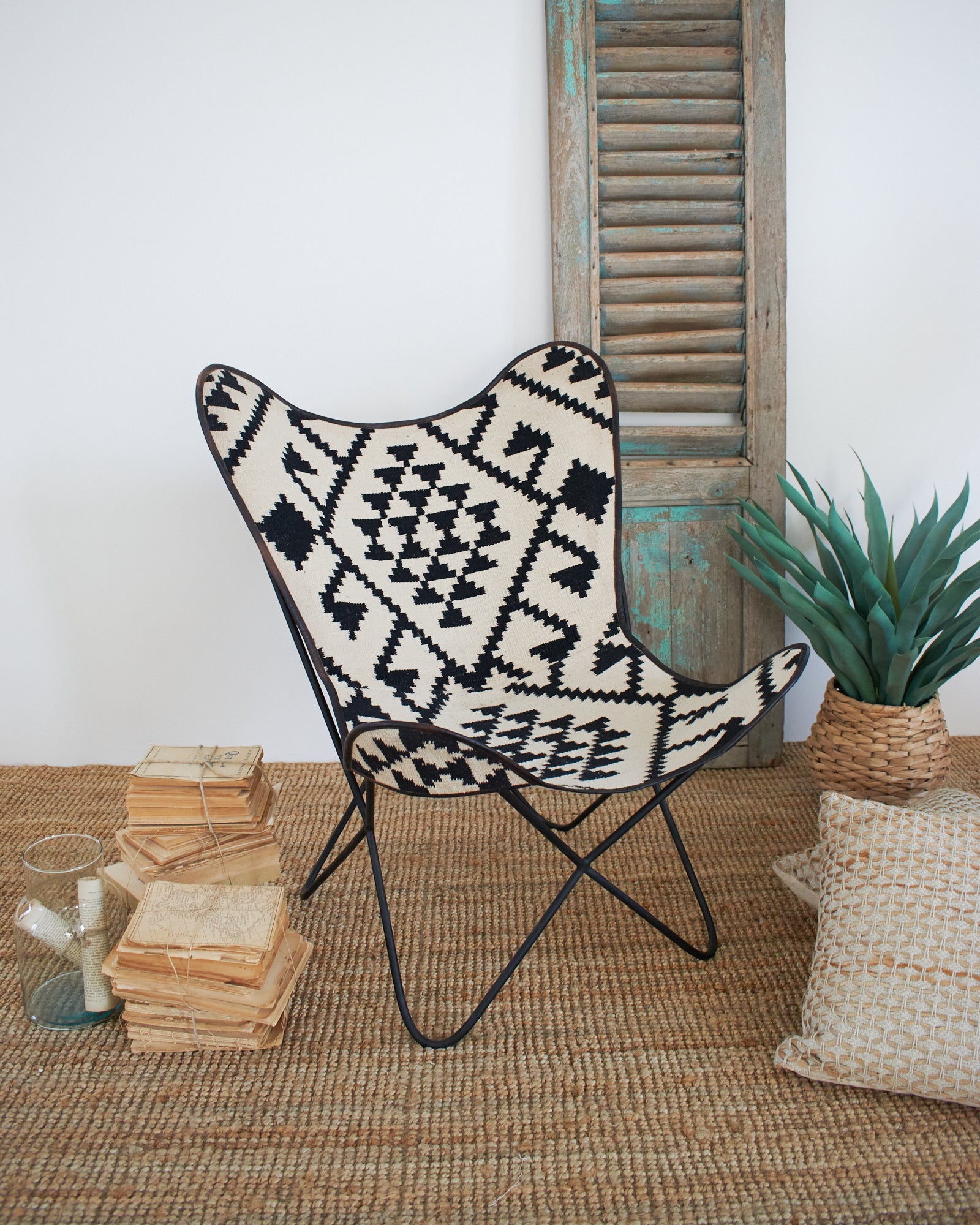 Poltrona in tessuto kilim e ferro Black & White con doppia copertura - OrchideaMilano1981