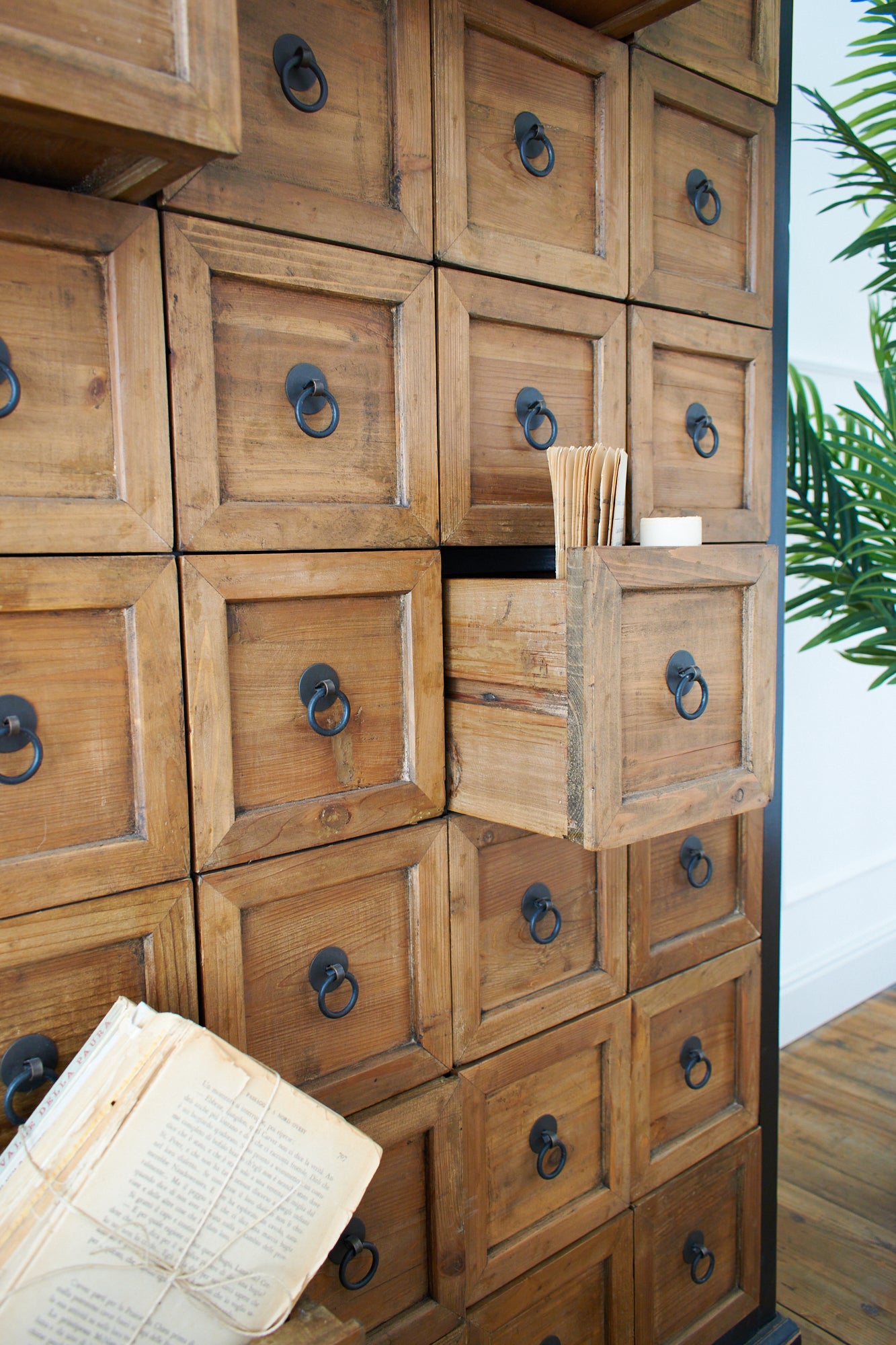 Cassettiera 28 cassettini in legno massello Apoteke 88 cm - OrchideaMilano1981