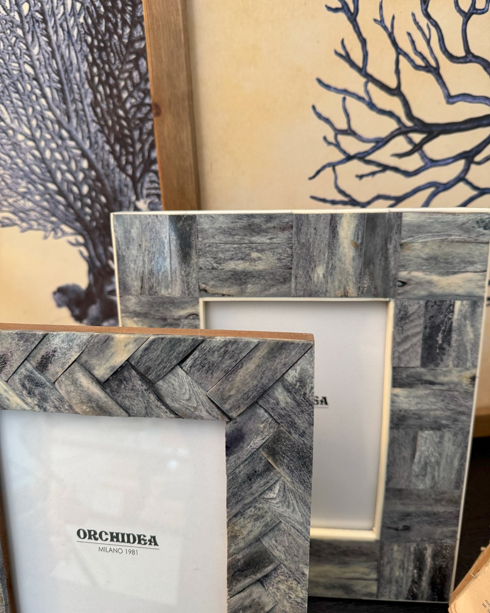Portafoto con cornice in osso Dusty Blue Edge - OrchideaMilano1981