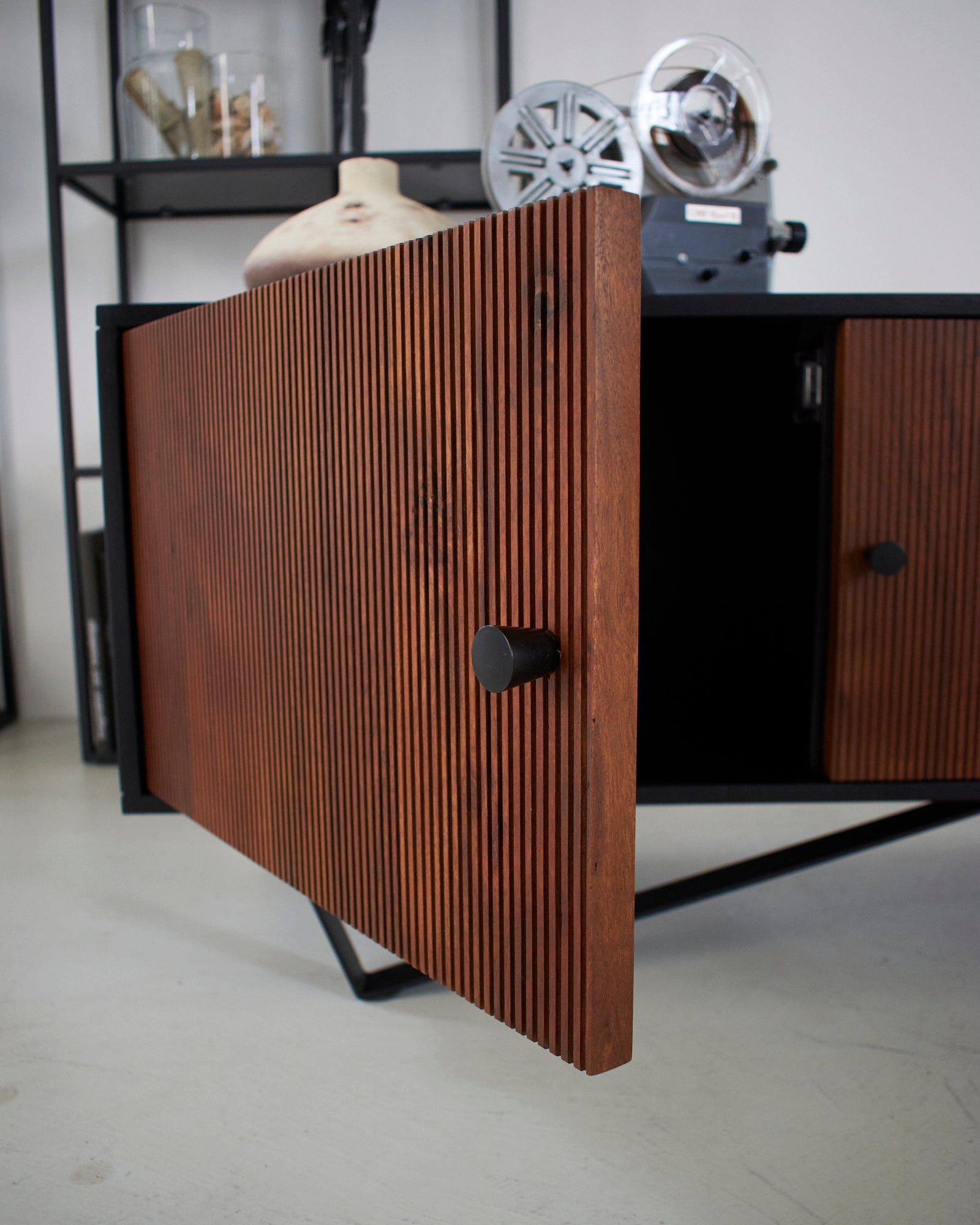 Mobile porta TV in legno e ferro Impronte 150 cm - OrchideaMilano1981