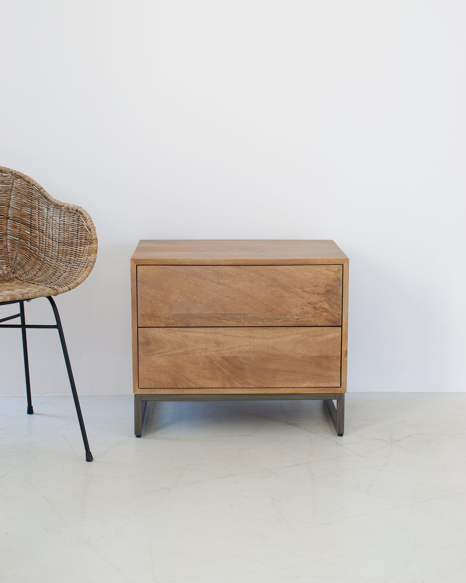 Comodino 2 cassetti in legno e ferro Skyline 60 cm - OrchideaMilano1981