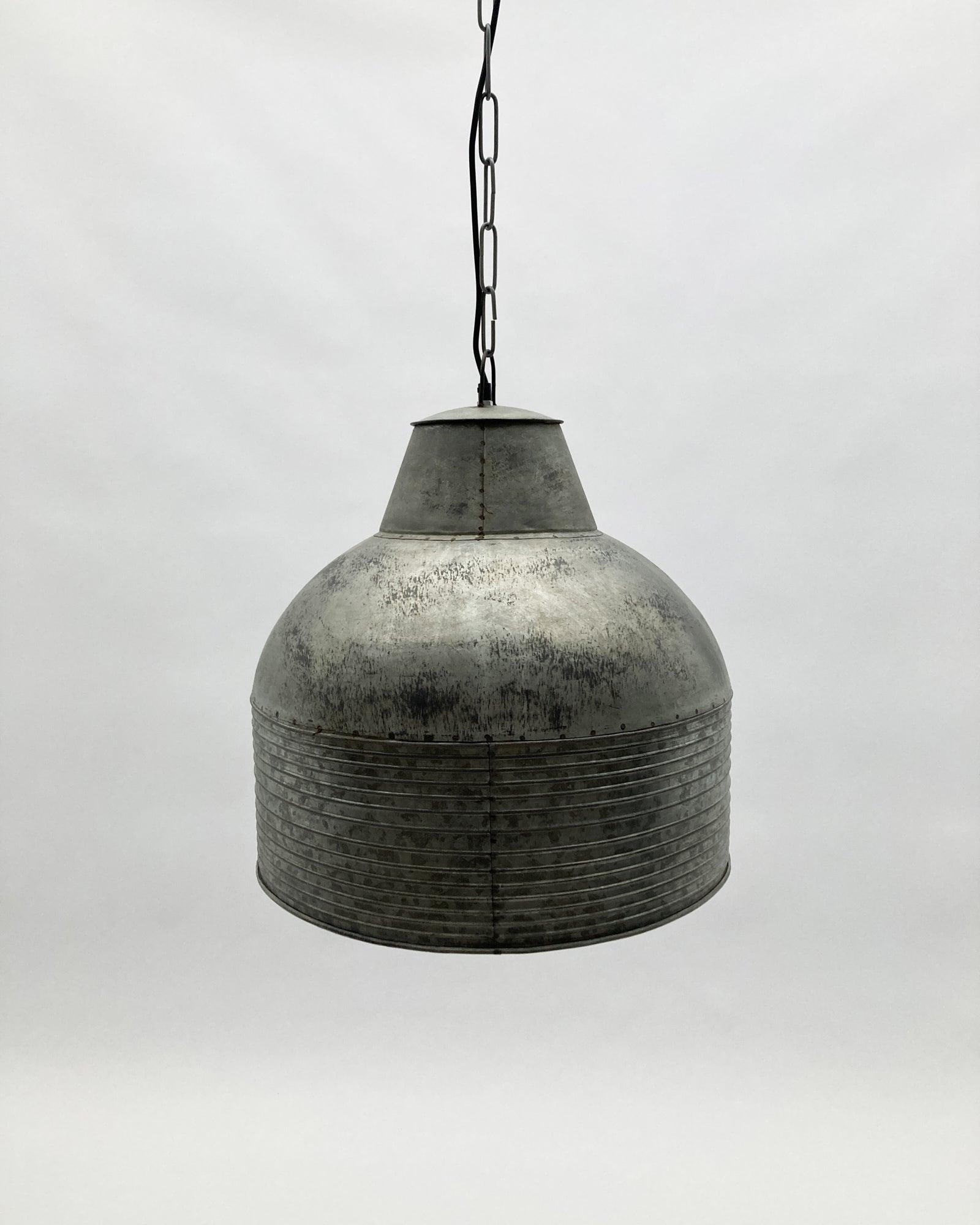 Lampadario in stile industriale in ferro Rabat - OrchideaMilano1981