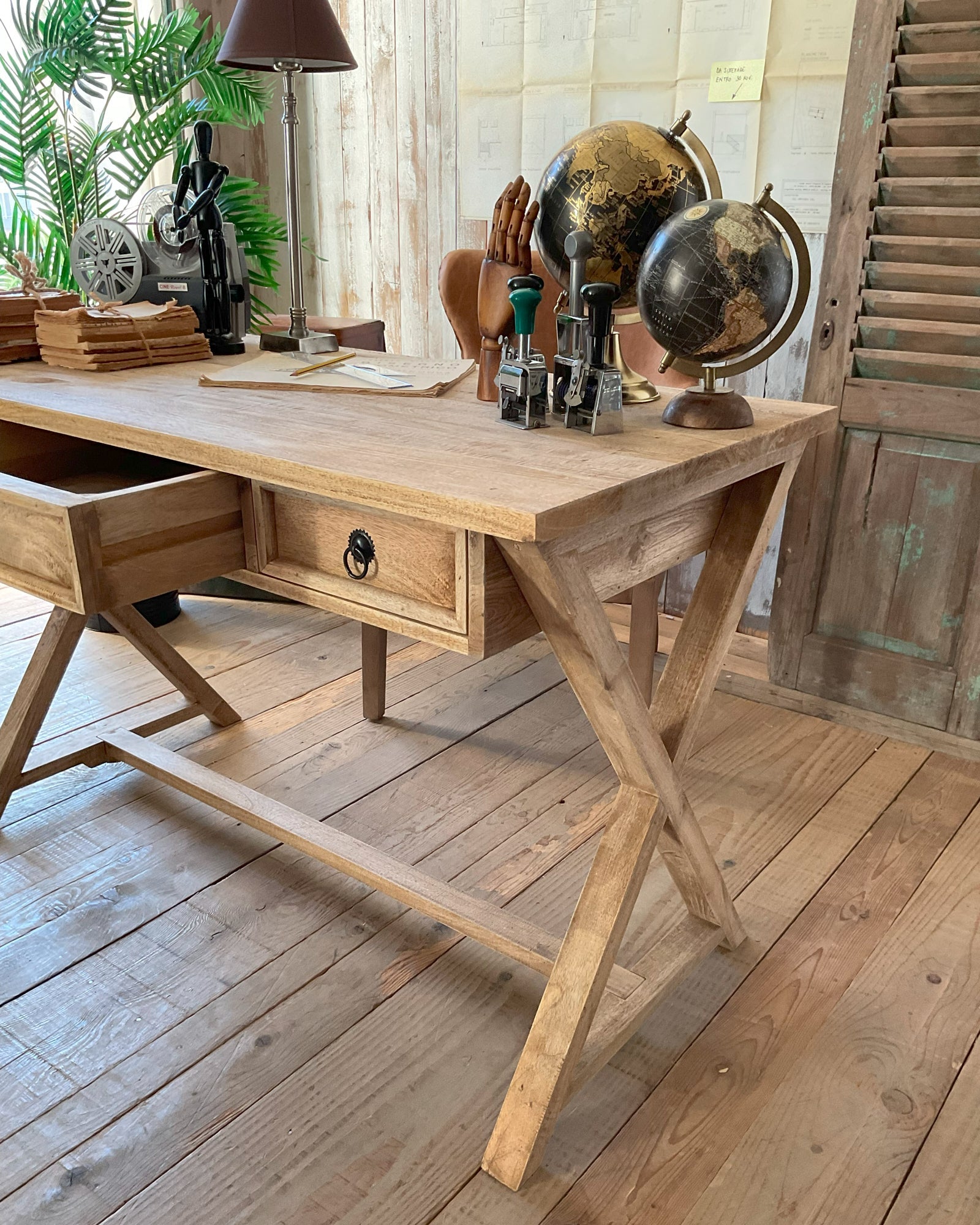 Scrittoio in legno massello East Colonial 122 cm - OrchideaMilano1981