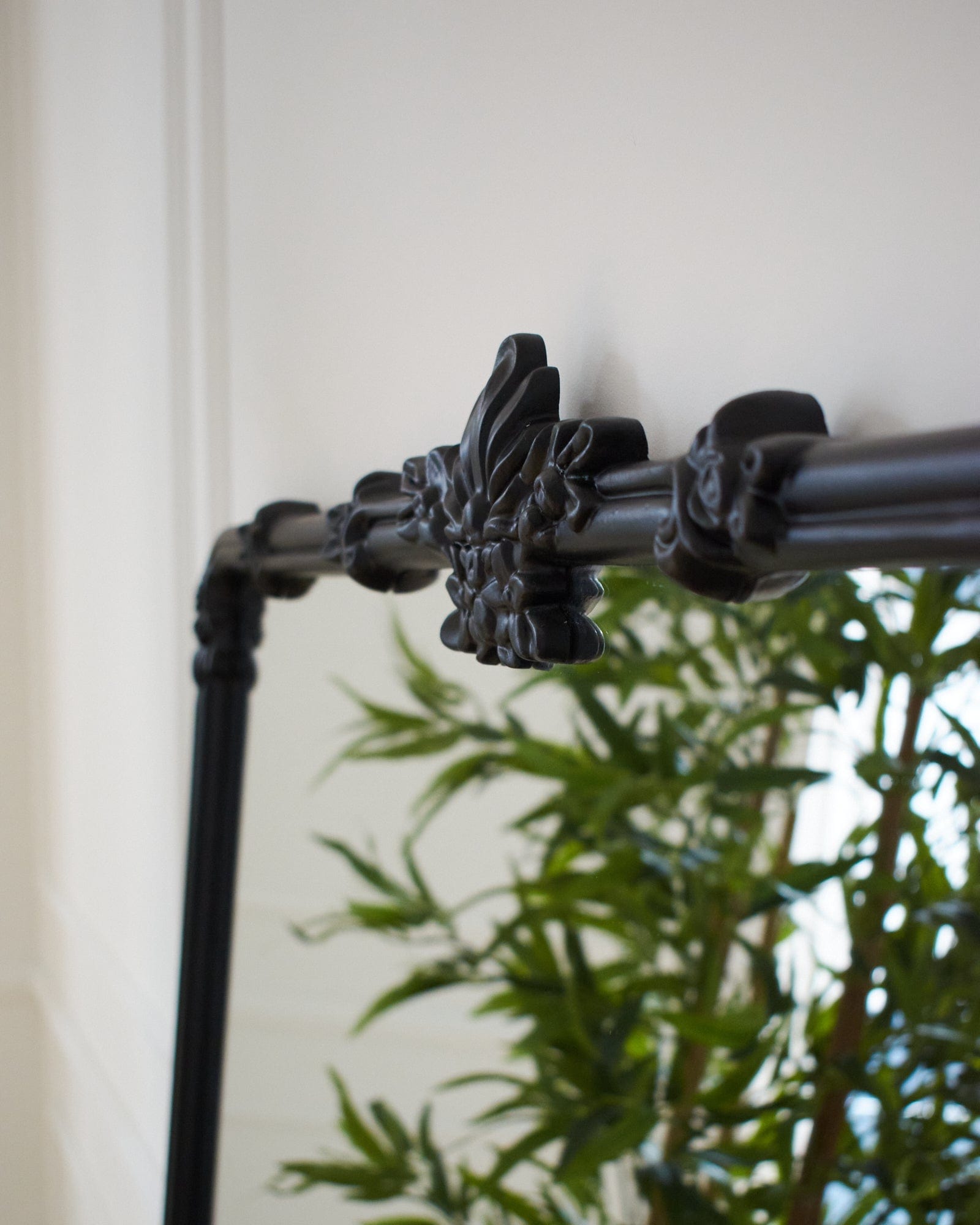 Specchiera da parete in resina Antique Black - OrchideaMilano1981