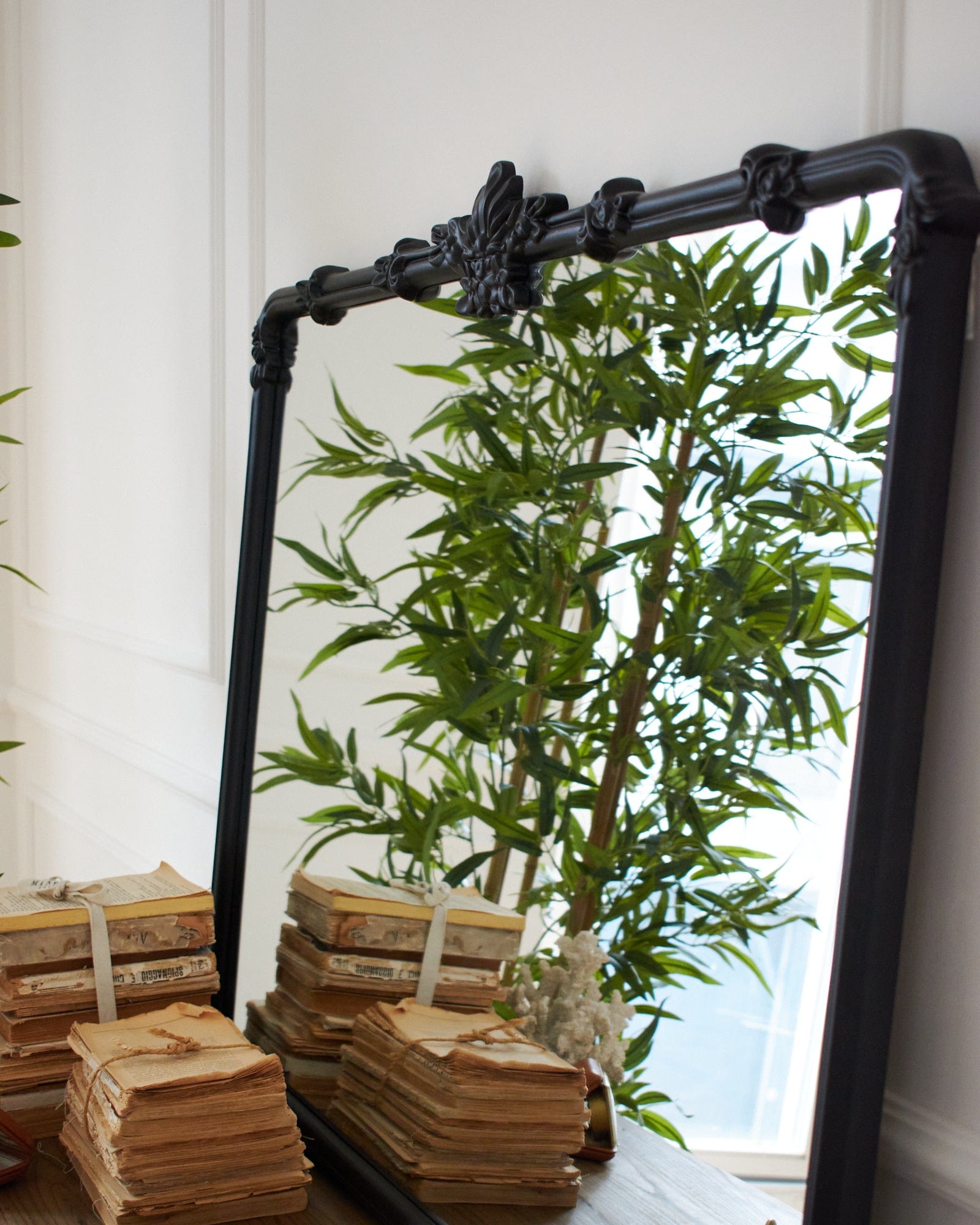 Specchiera da parete in resina Antique Black - OrchideaMilano1981