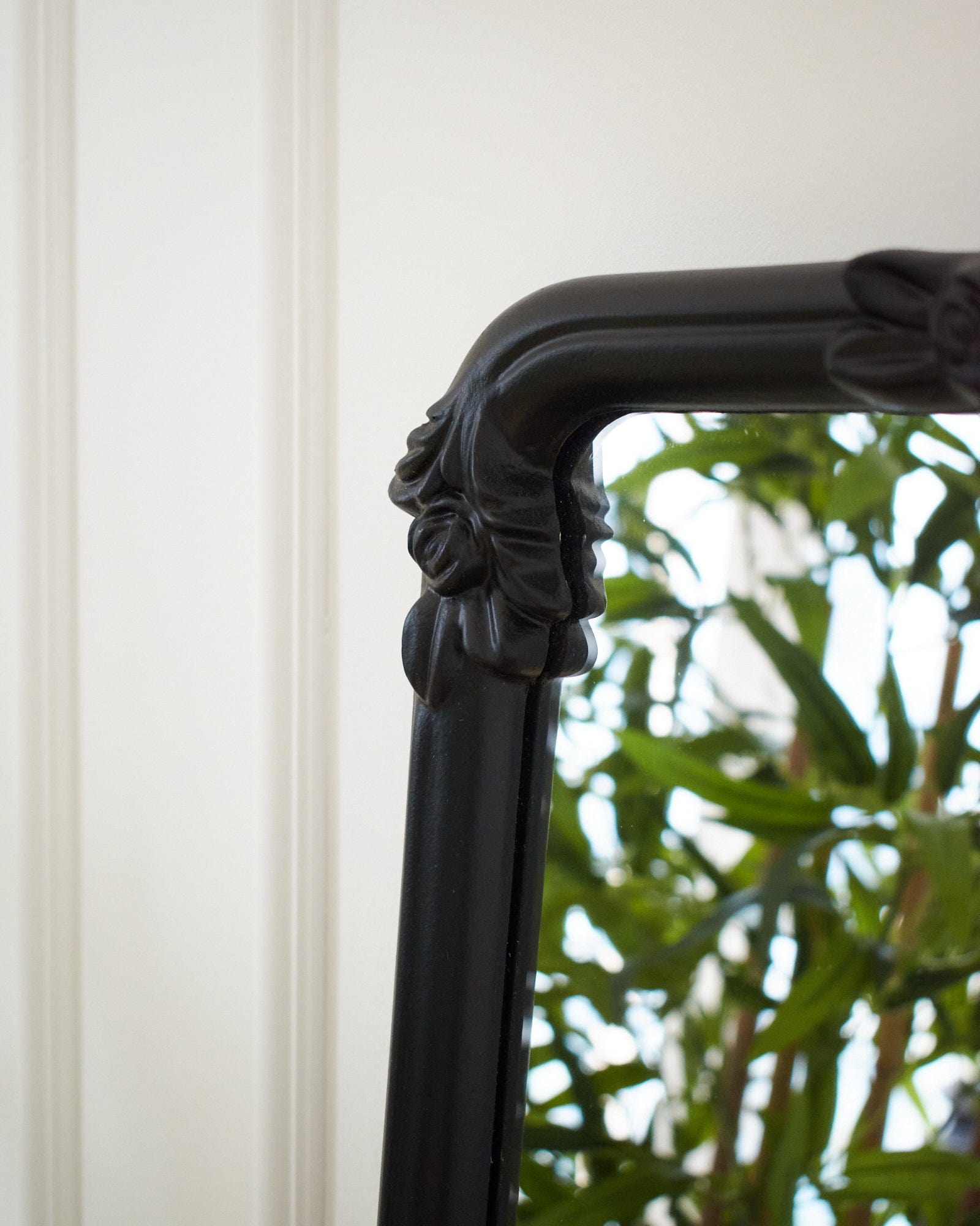 Specchiera da parete in resina Antique Black - OrchideaMilano1981