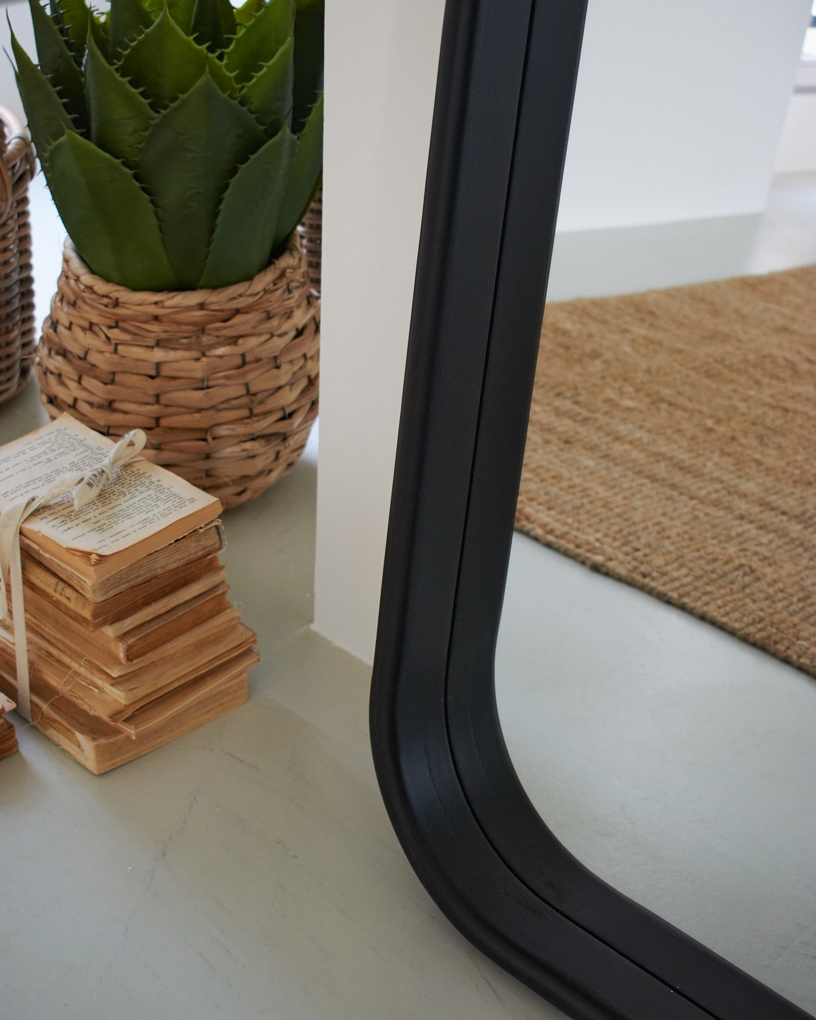 Specchiera da parete in legno All Black - OrchideaMilano1981