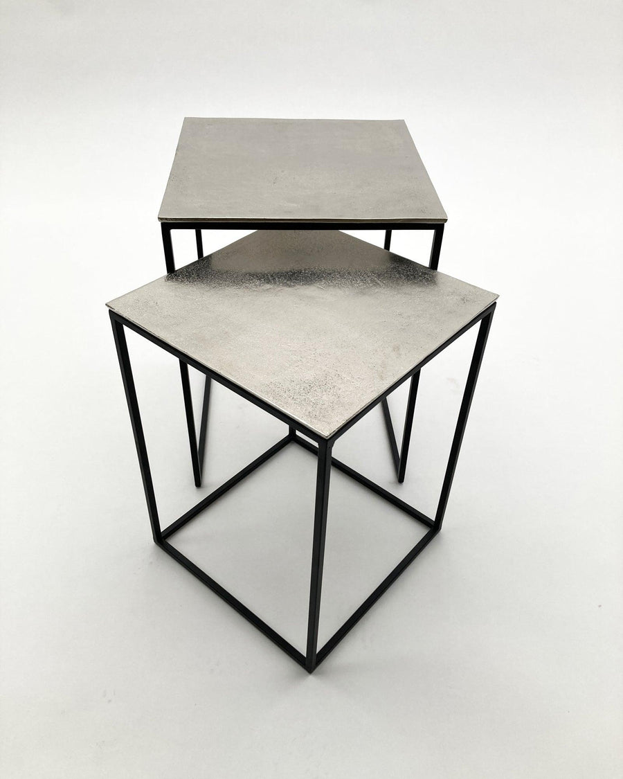 Tavolini quadrati a nido in alluminio e ferro Old Metal set da 3 - OrchideaMilano1981