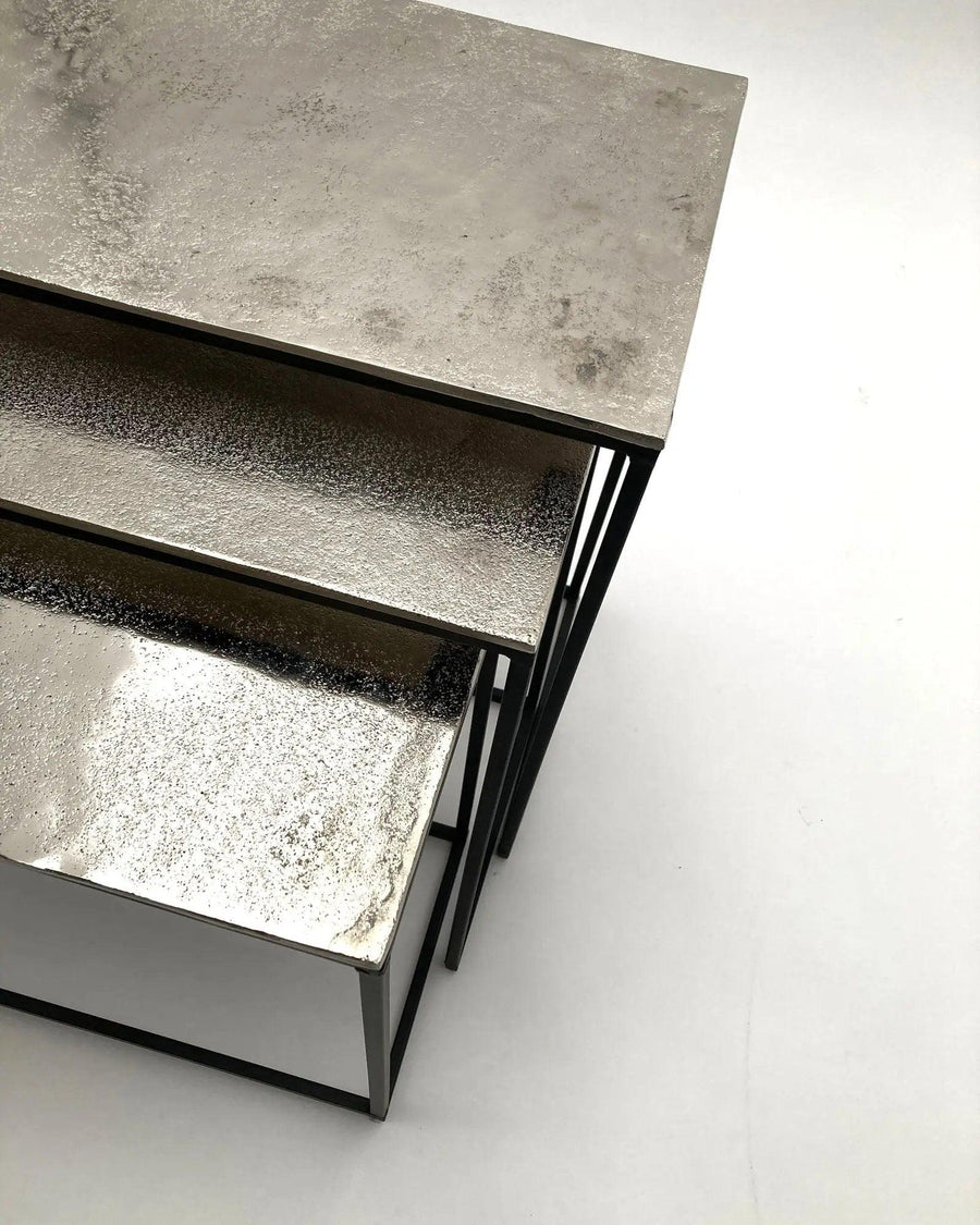 Tavolini rettangolari a nido in alluminio e ferro Old Metal set da 3 - OrchideaMilano1981