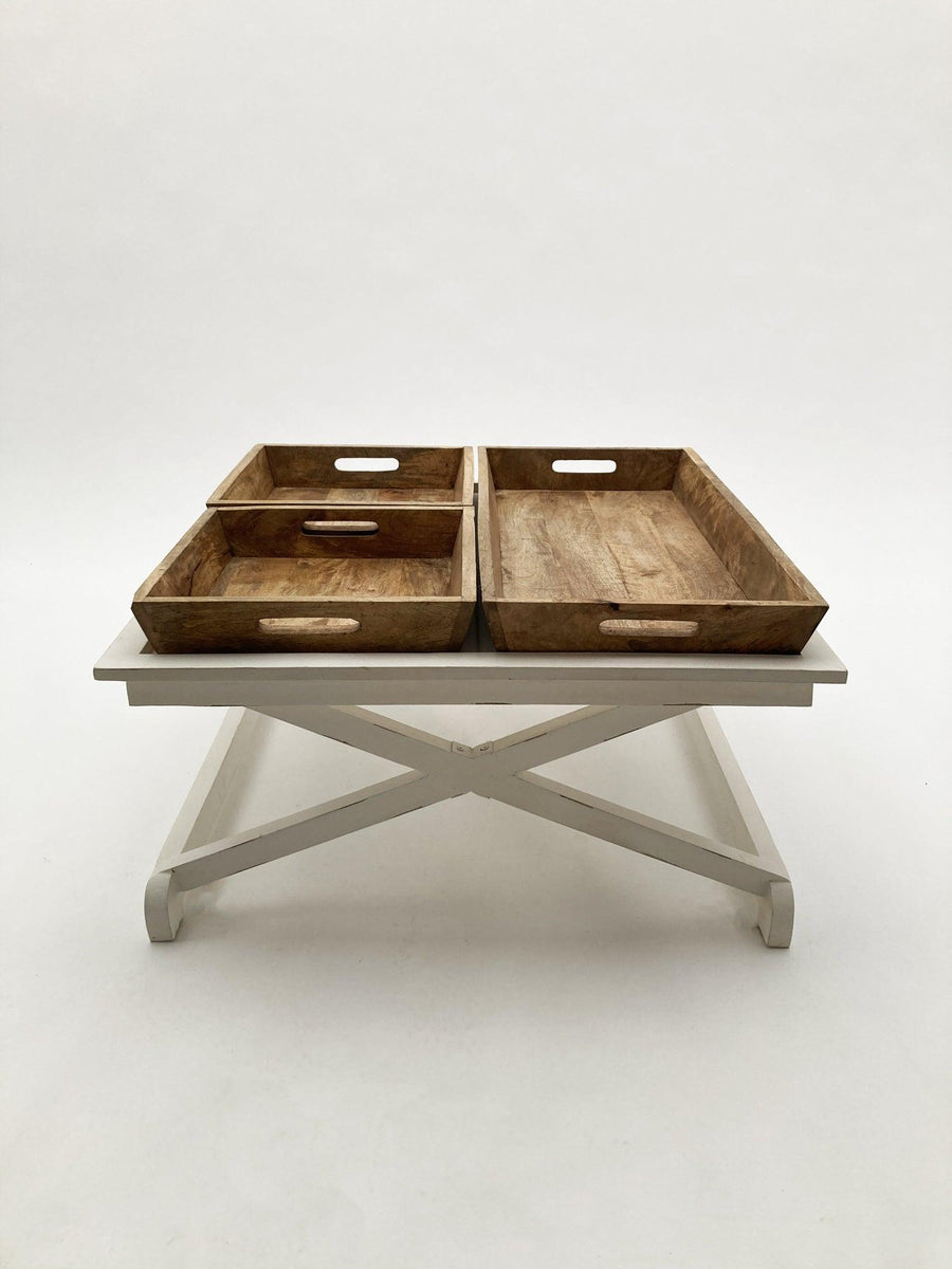 Tavolino quadrato in legno con 3 vassoi White Colonial - OrchideaMilano1981