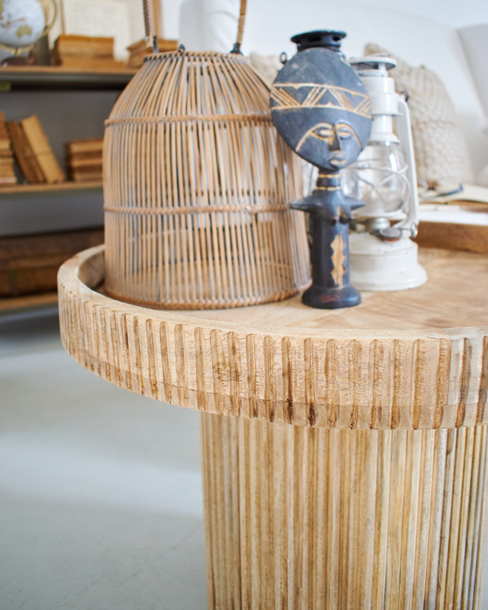 Tavolino rotondo in legno East Colonial Big 60 cm - OrchideaMilano1981