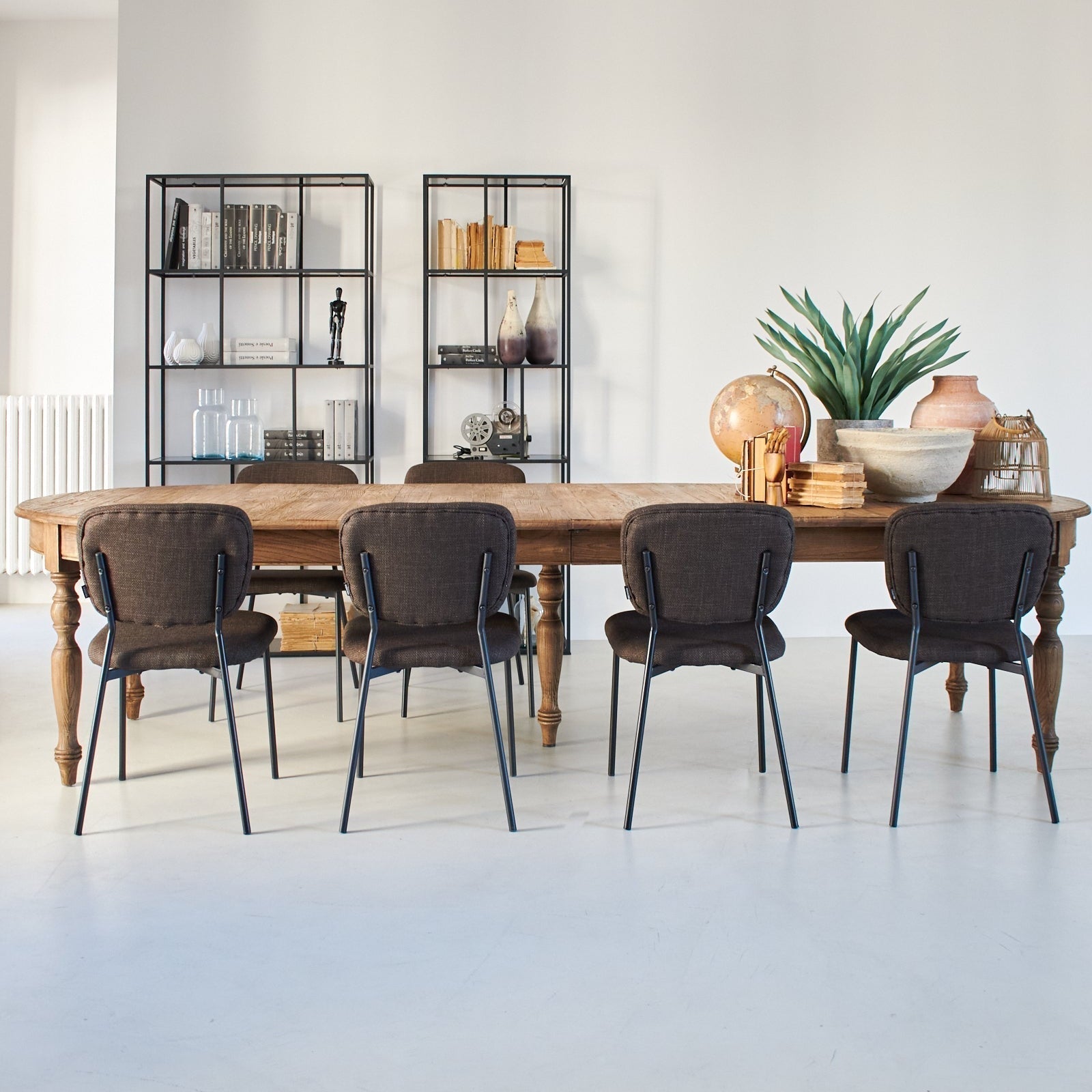 Il tavolo da pranzo: cuore pulsante del living contemporaneo