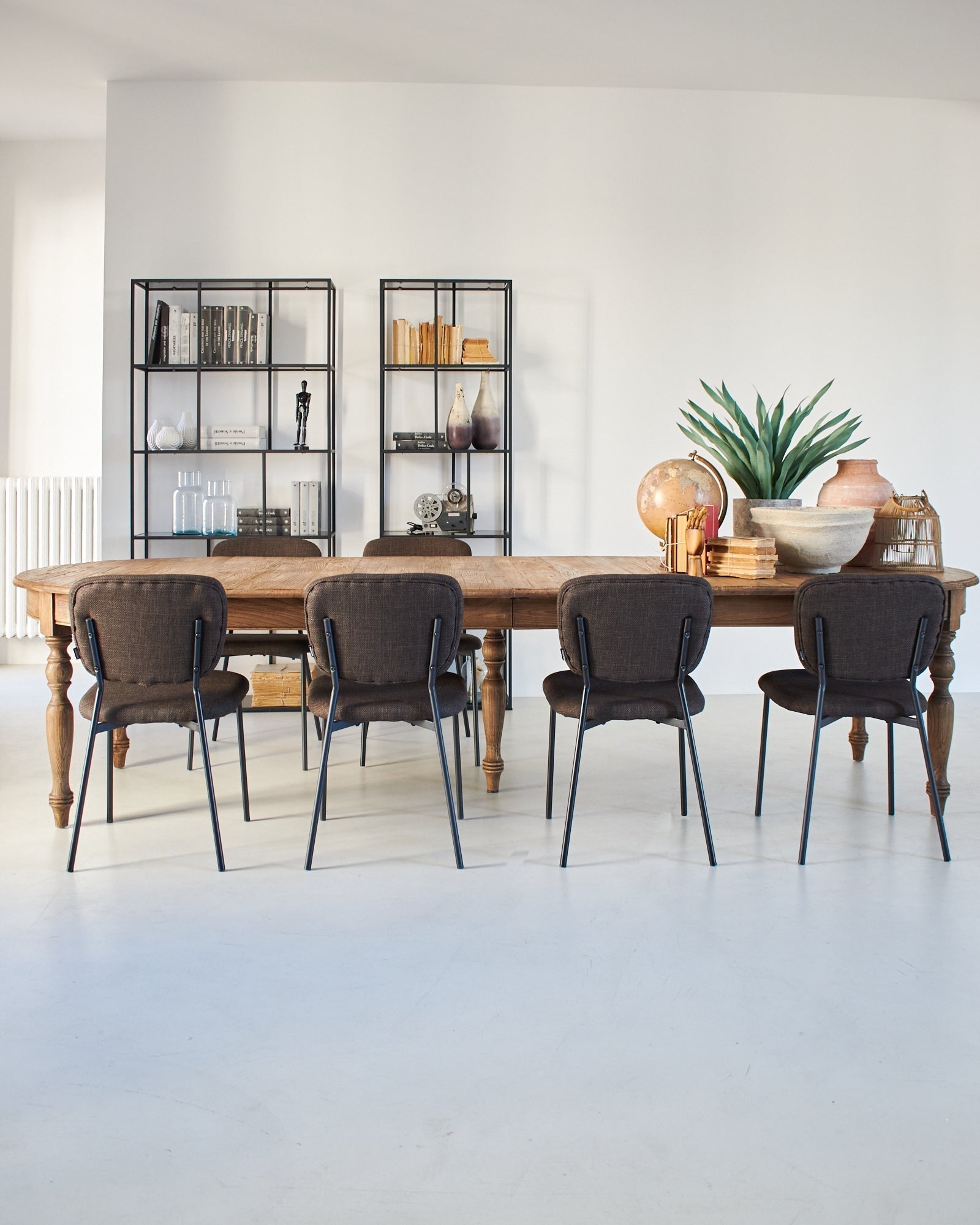 Il tavolo da pranzo: cuore pulsante del living contemporaneo