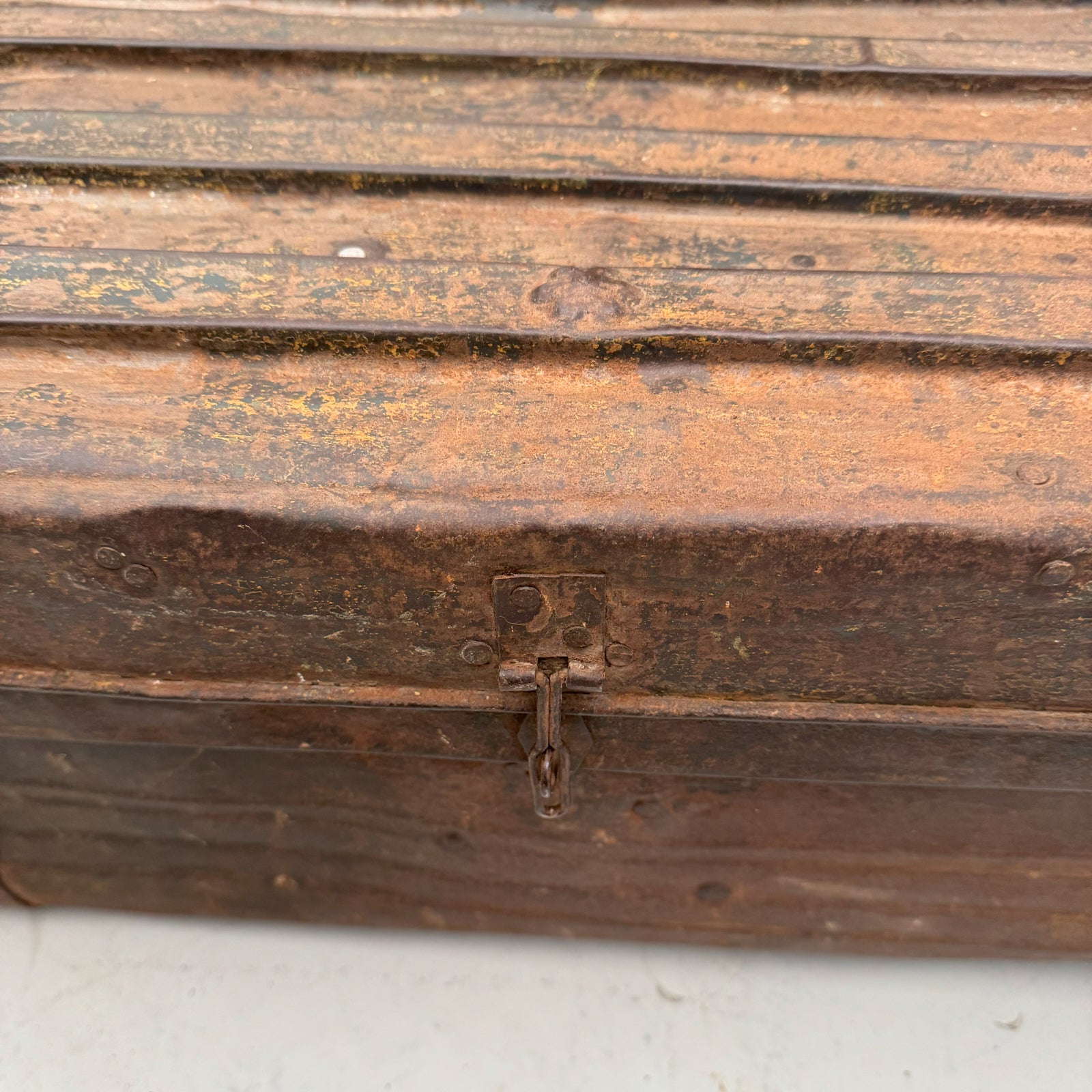 Valigia baule in ferro vintage Jaipur modello R - OrchideaMilano1981