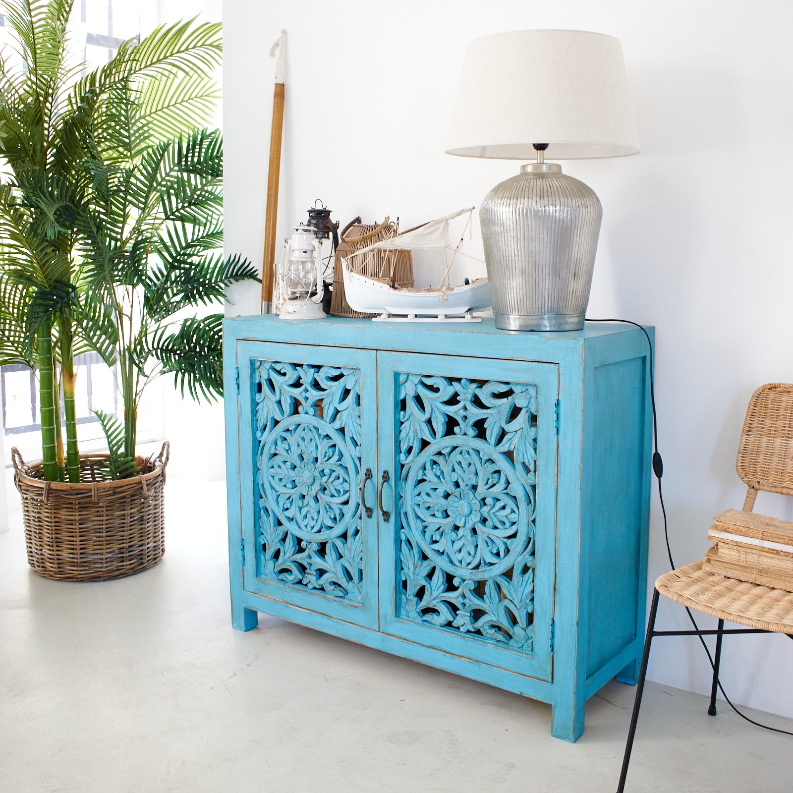 Credenza in legno di mango massello intagliato Madras 110 cm - OrchideaMilano1981