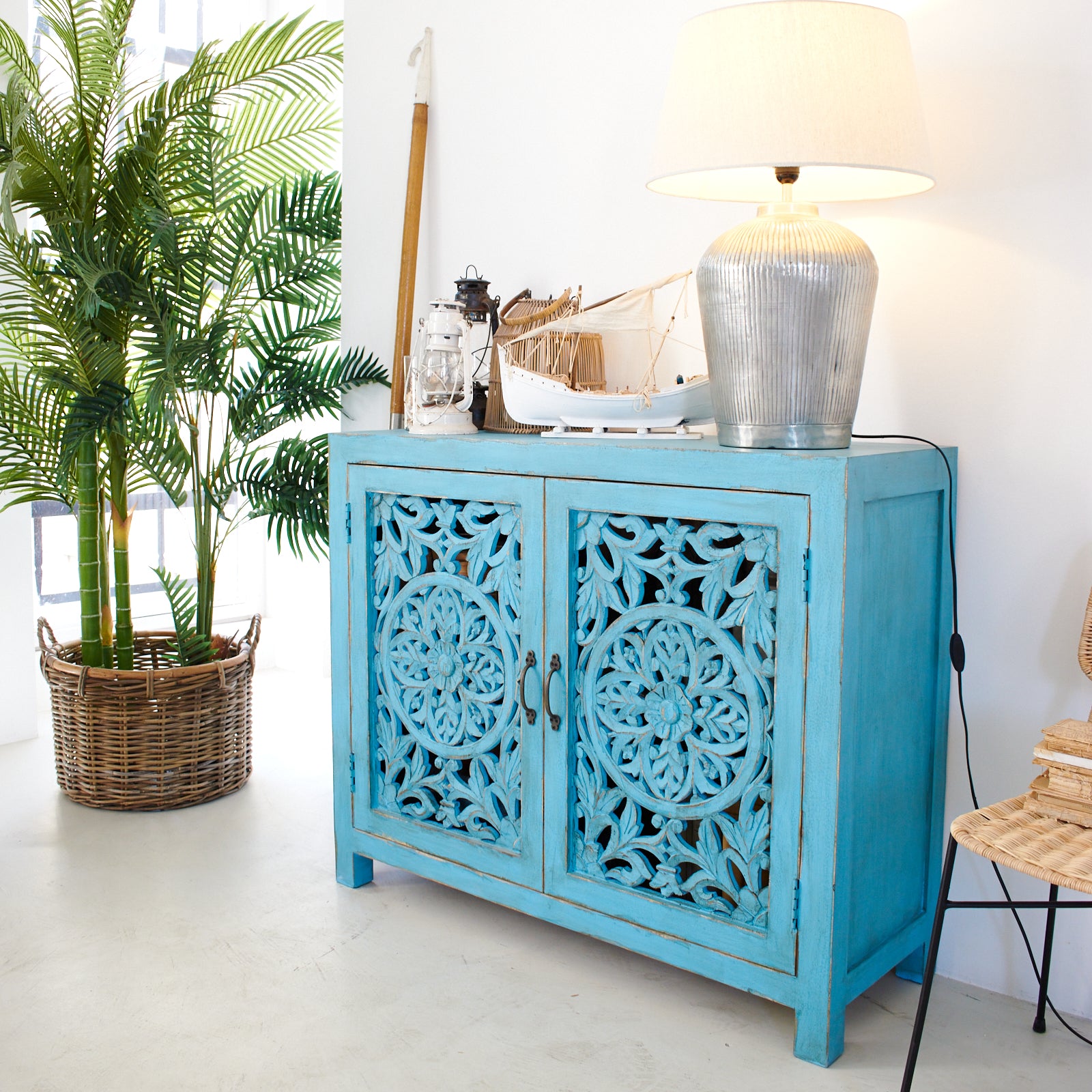 Credenza in legno di mango massello intagliato Madras 110 cm - OrchideaMilano1981