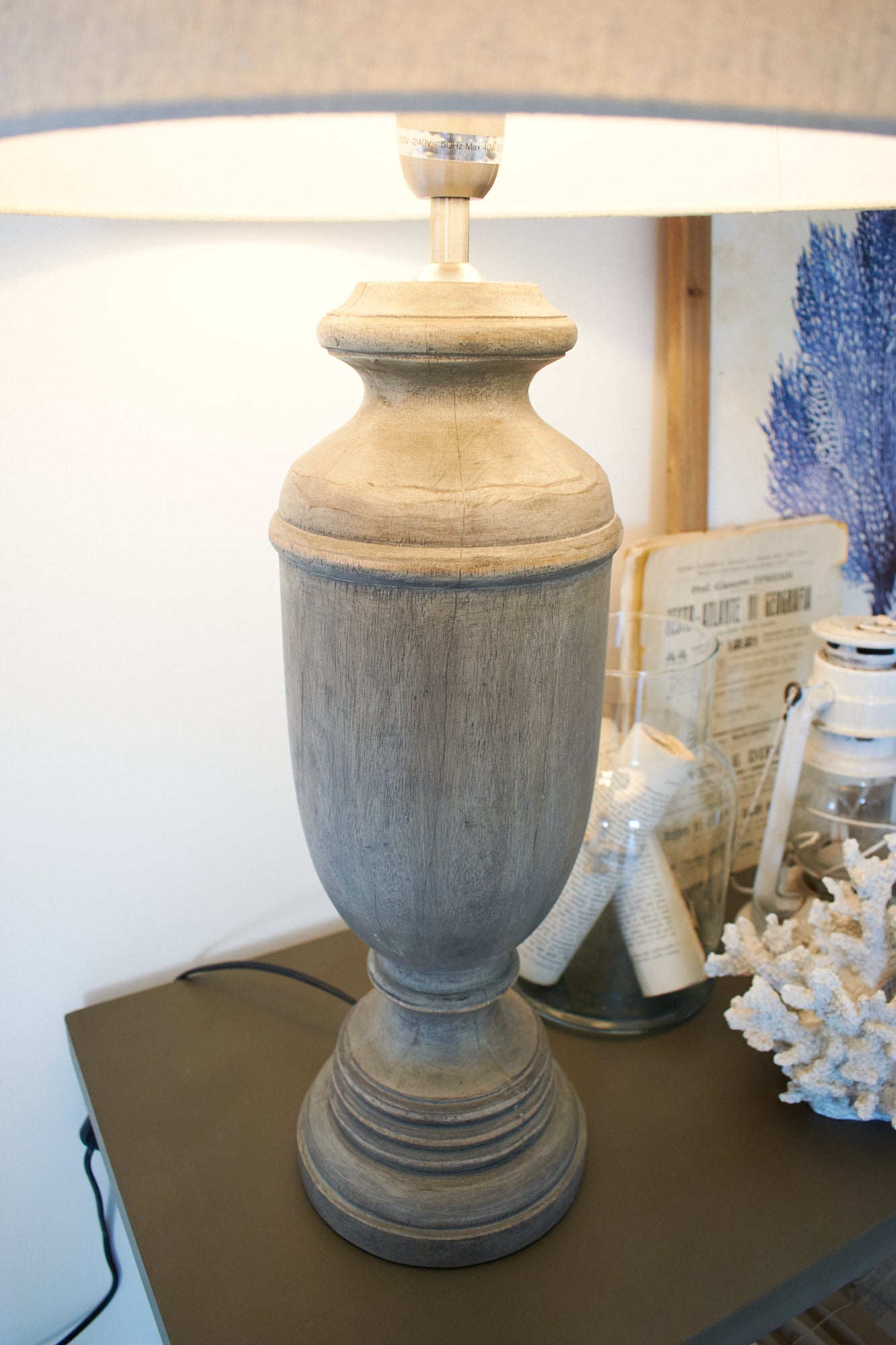 Lampada da tavolo in legno massello Chenonceau - OrchideaMilano1981