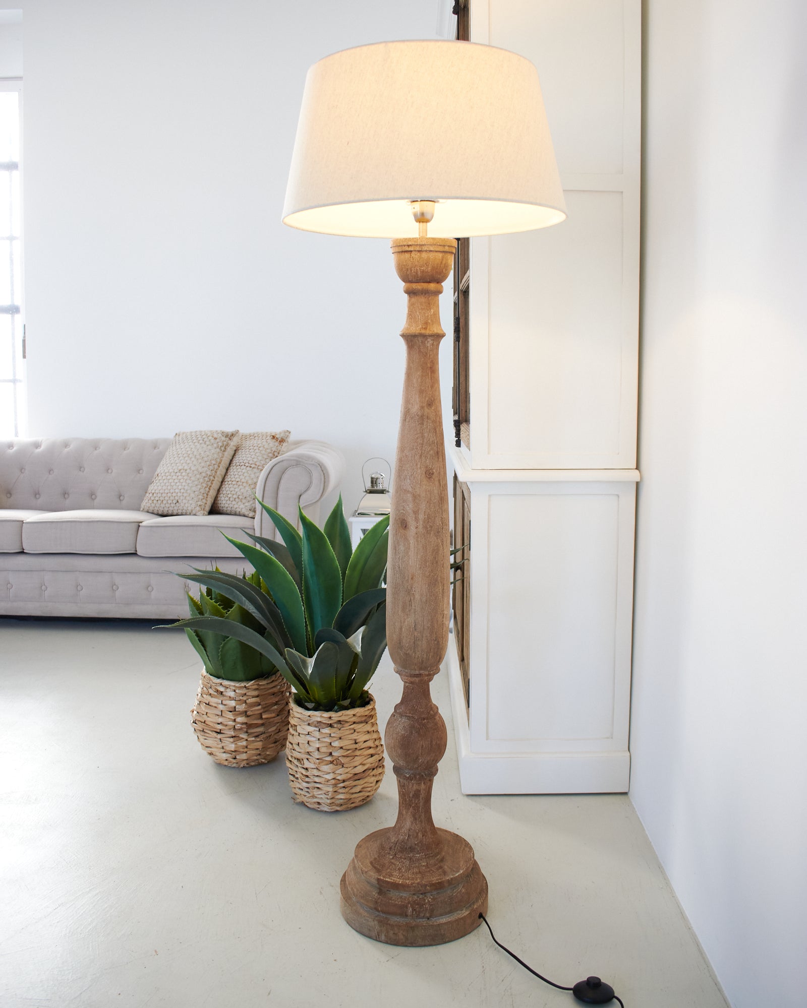 Lampada da terra in legno Toledo - OrchideaMilano1981