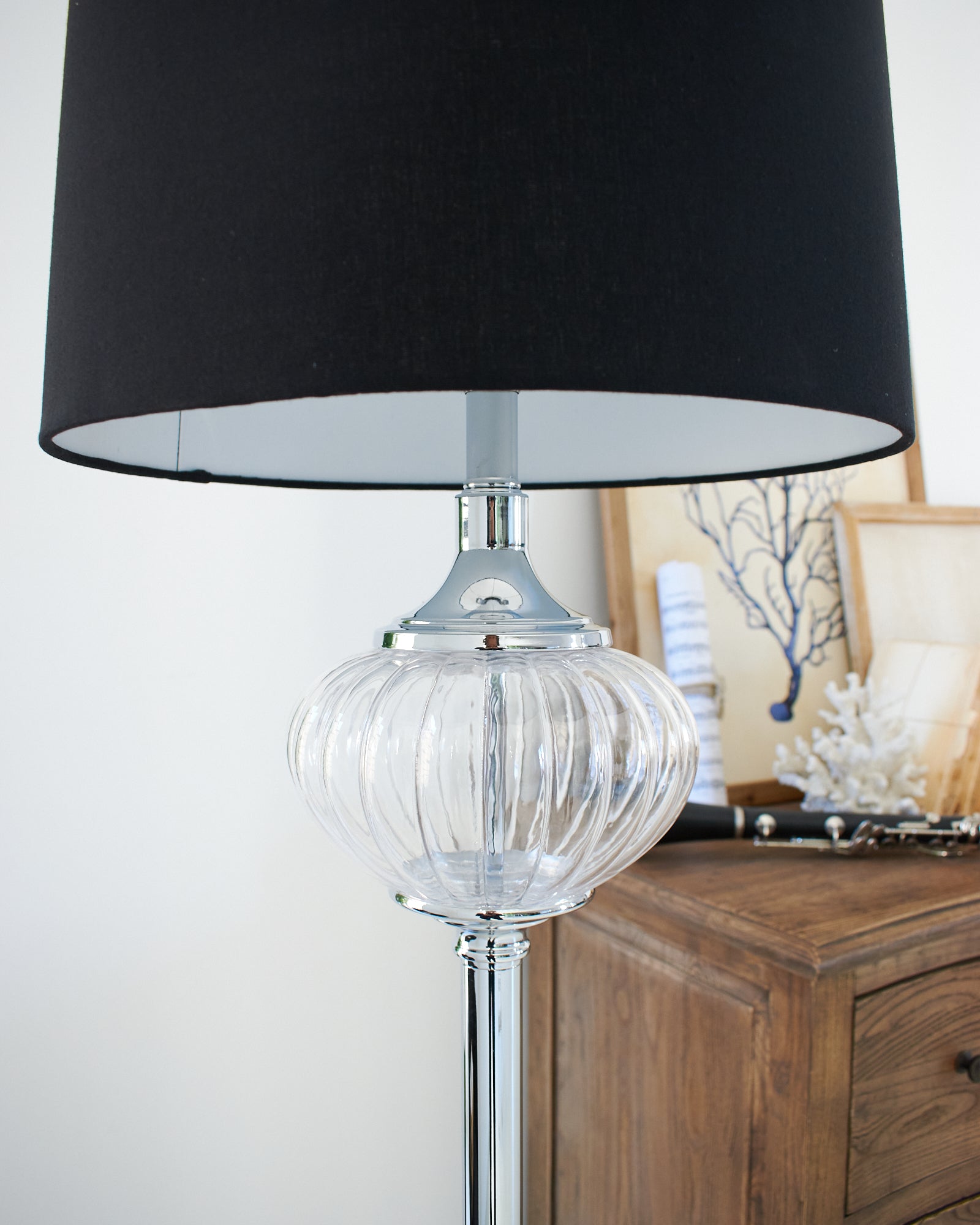 Lampada da terra in metallo e vetro Garnier - OrchideaMilano1981