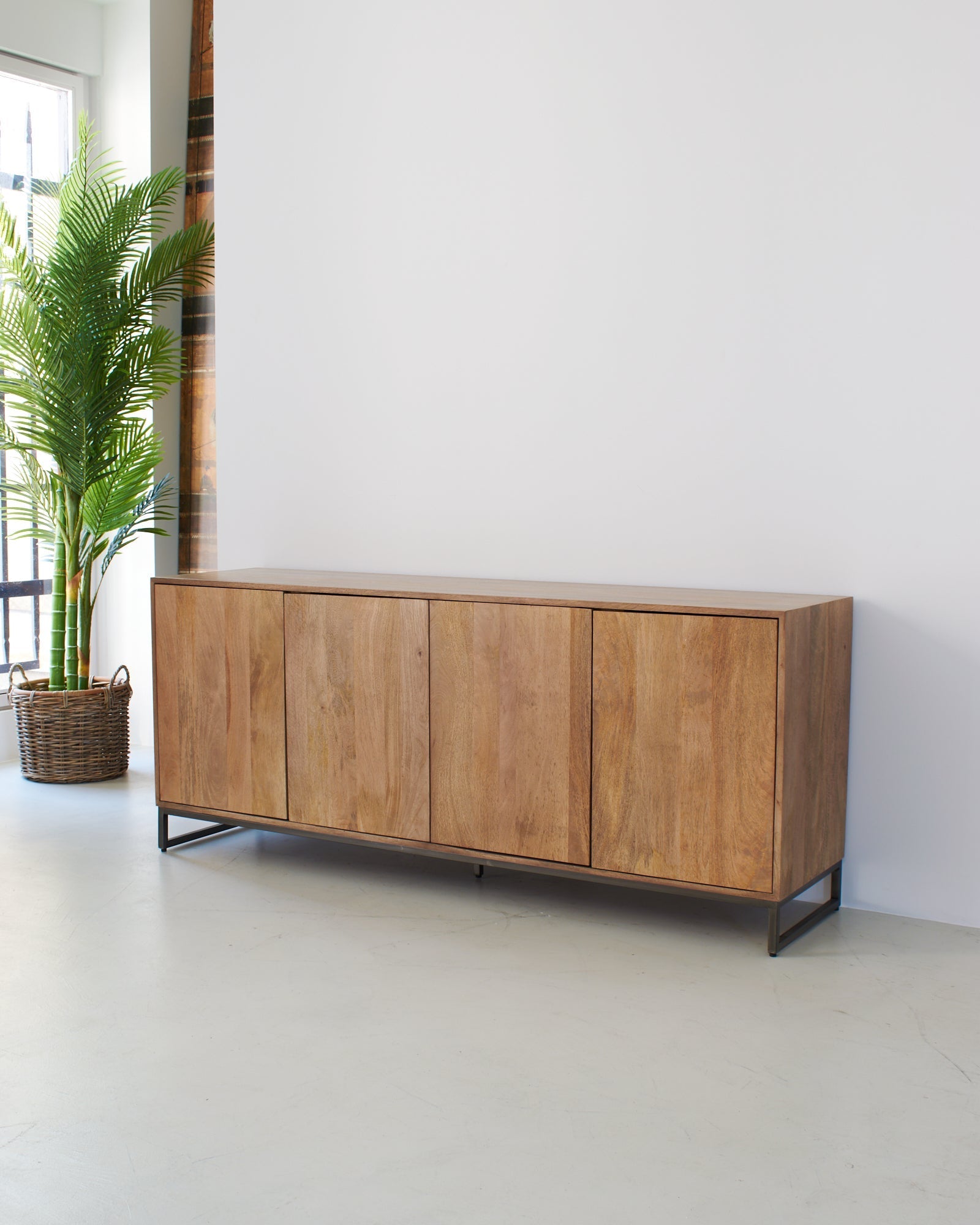 Credenza in legno e ferro Skyline Orchidea Milano 1981