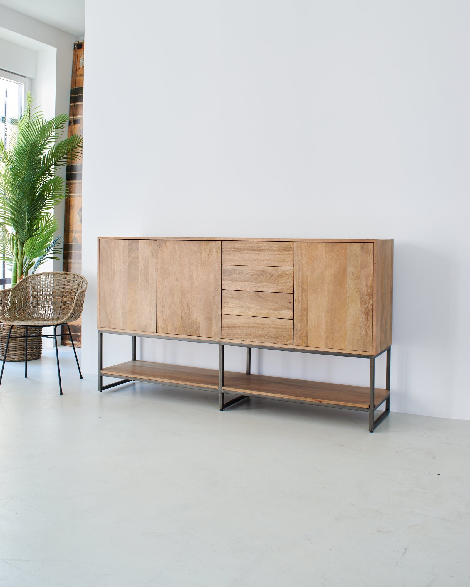 Credenza in legno e ferro Skyline Orchidea Milano 1981