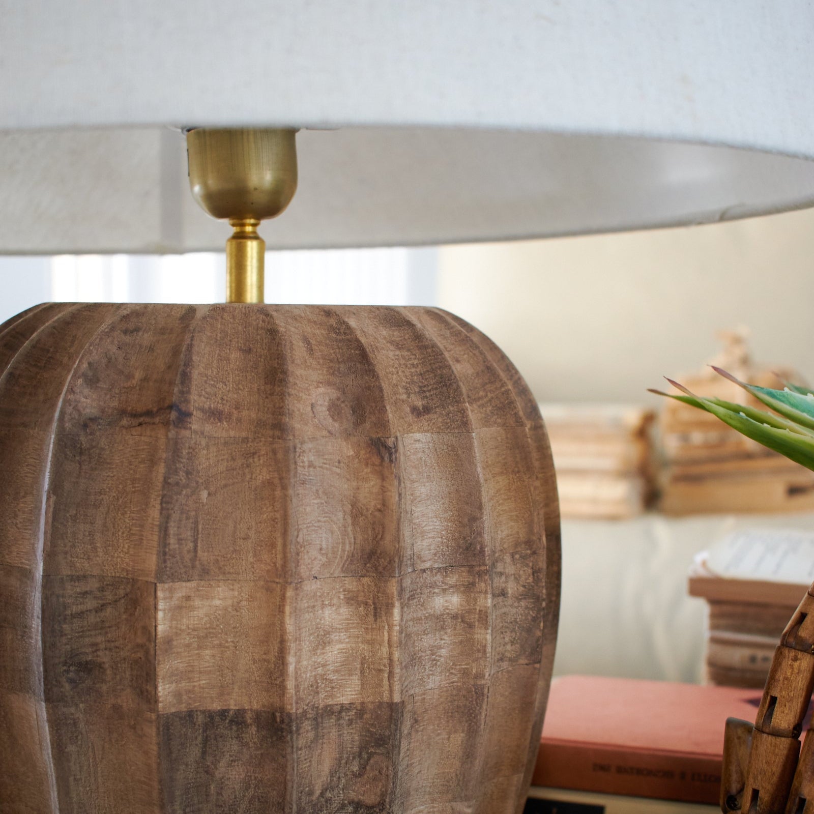 Lampada da tavolo in legno Granada - OrchideaMilano1981