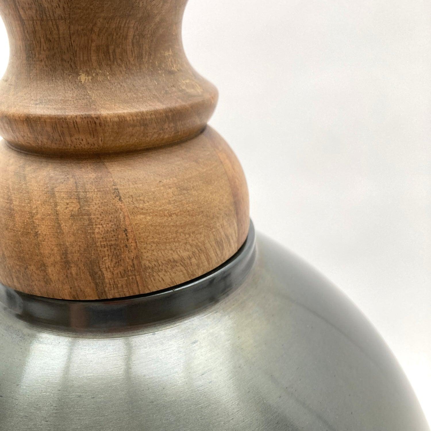 Lampadario stile industriale in metallo e legno Berlino - OrchideaMilano1981
