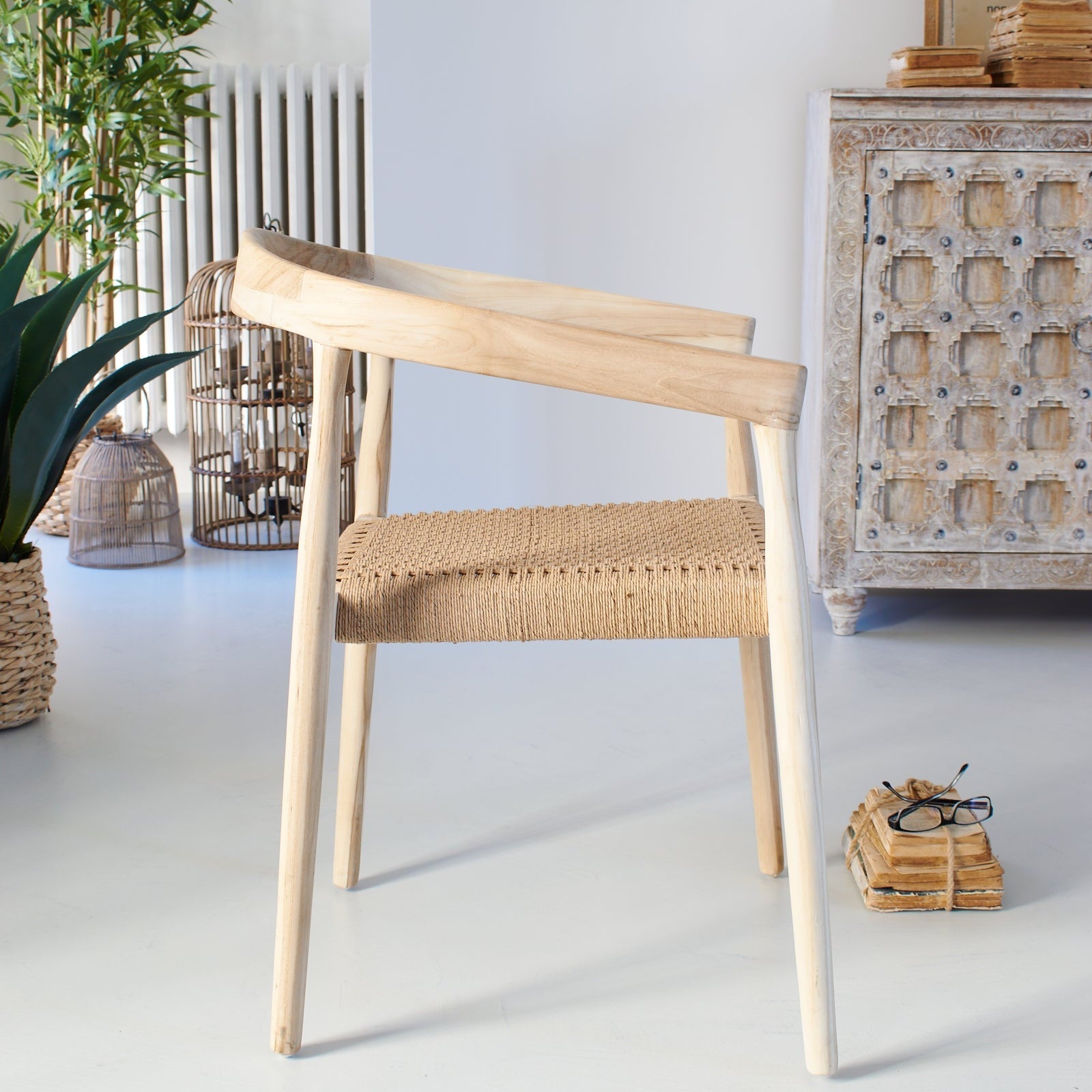 Sedia con braccioli in legno Colony - OrchideaMilano1981