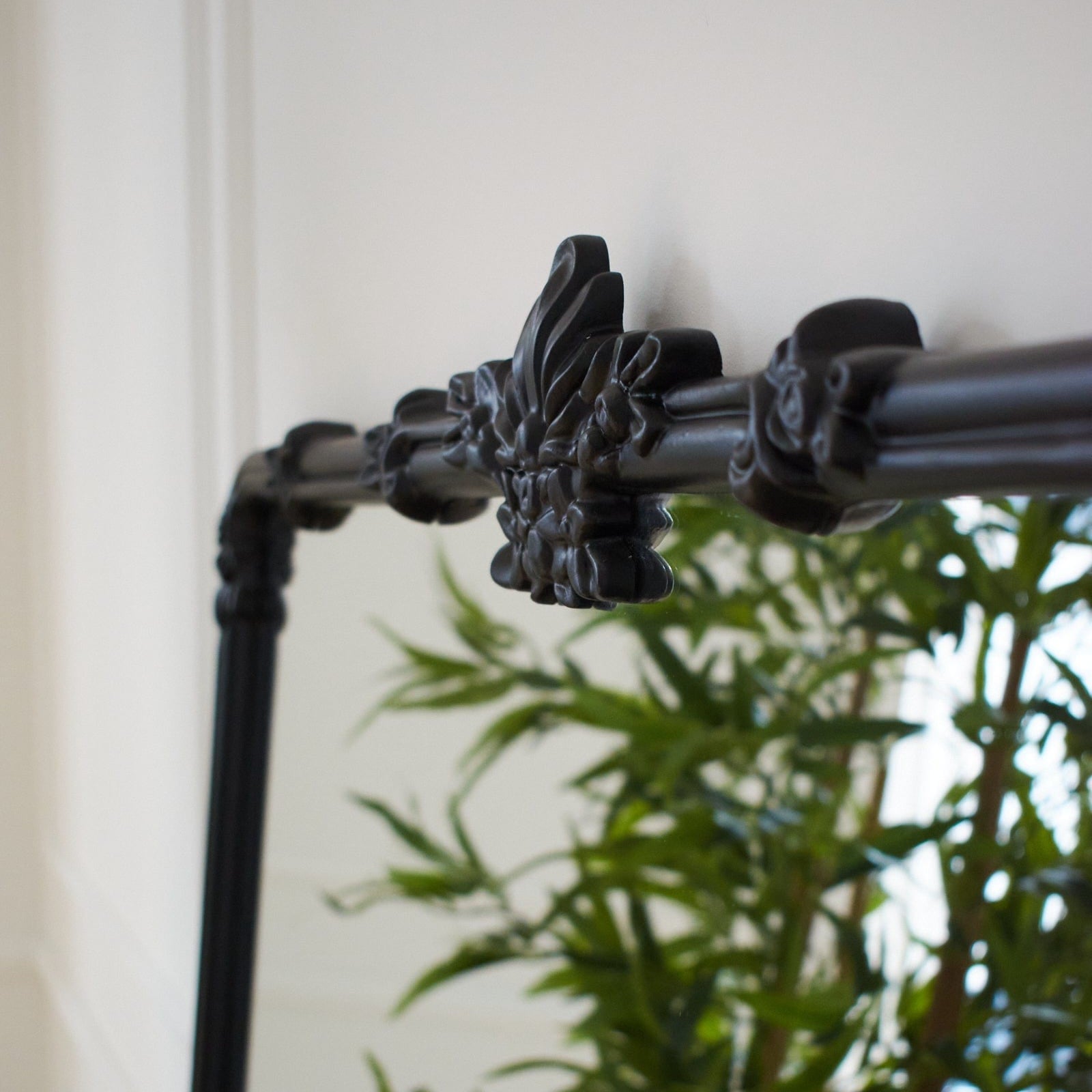 Specchiera da parete in resina Antique Black - OrchideaMilano1981