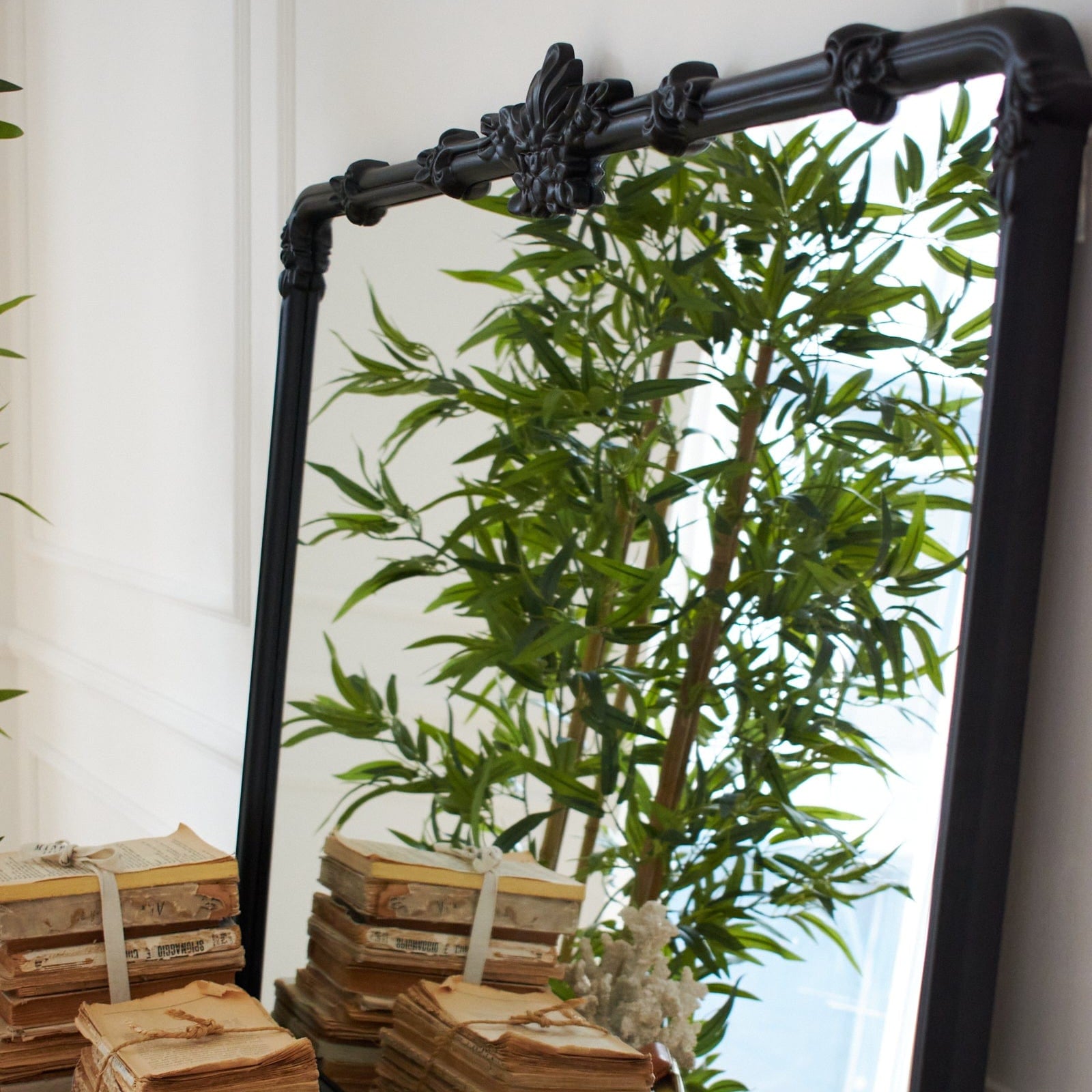 Specchiera da parete in resina Antique Black - OrchideaMilano1981