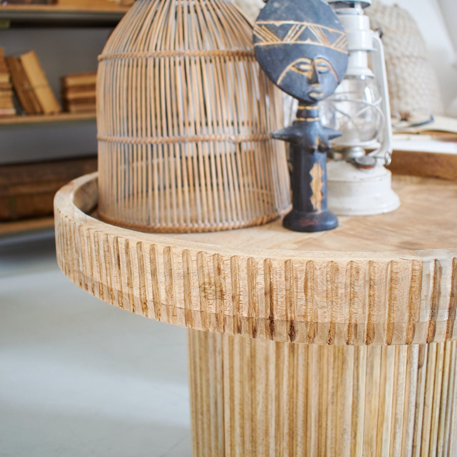 Tavolino rotondo in legno East Colonial Big 60 cm - OrchideaMilano1981